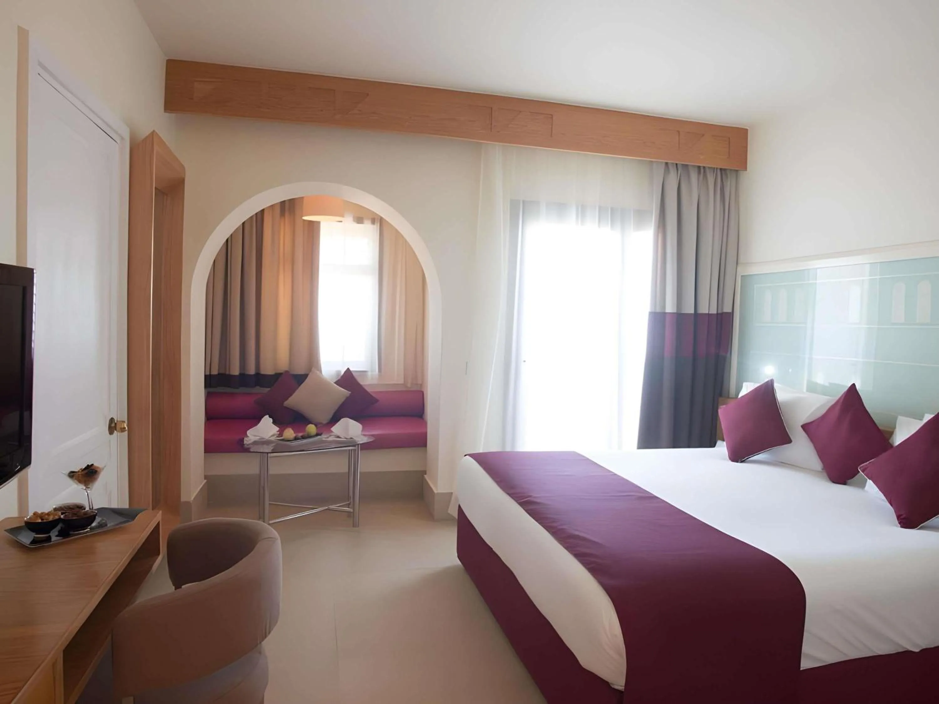 Bedroom, Bed in Mercure Hurghada Hotel