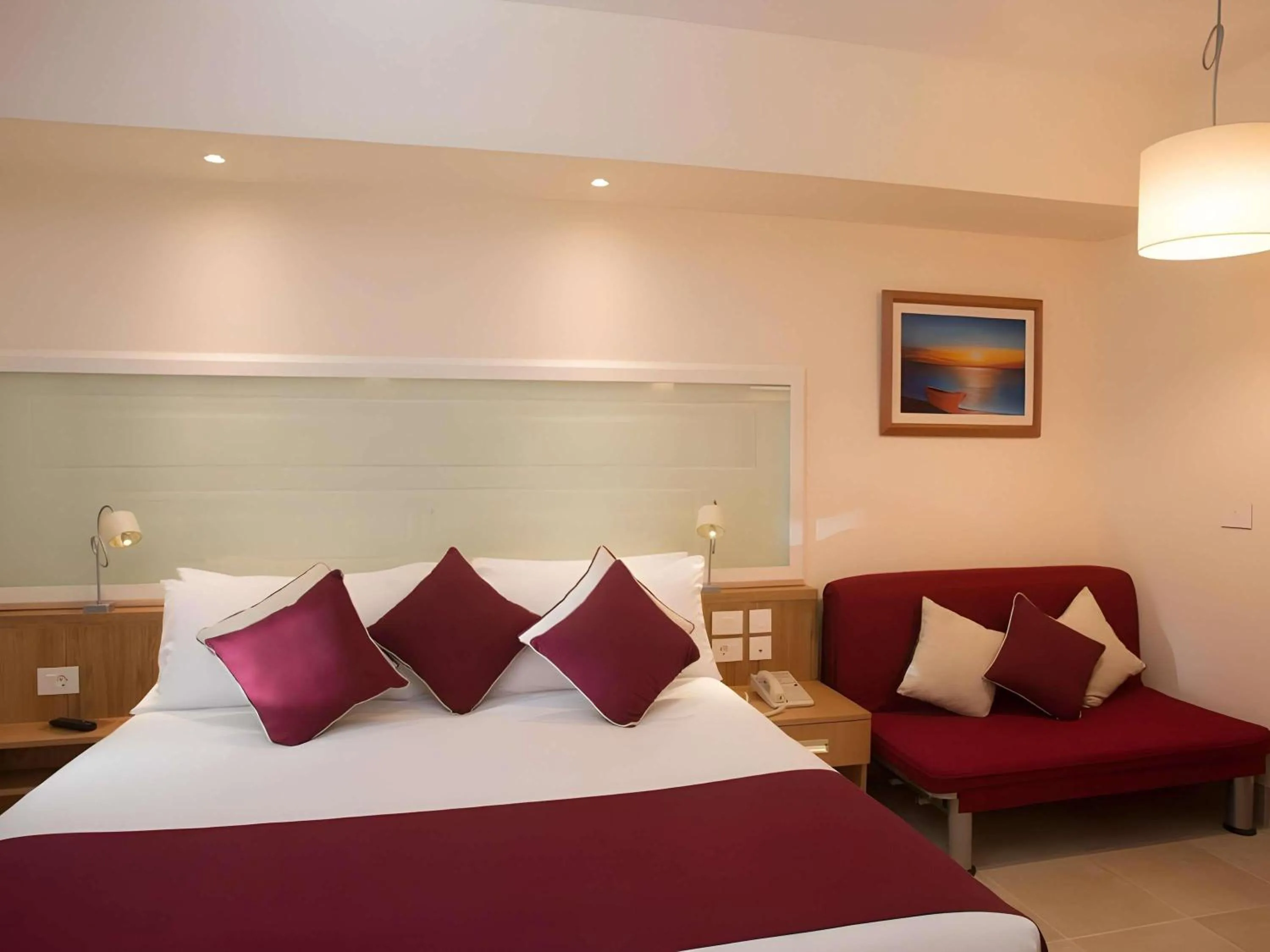 Bedroom, Bed in Mercure Hurghada Hotel