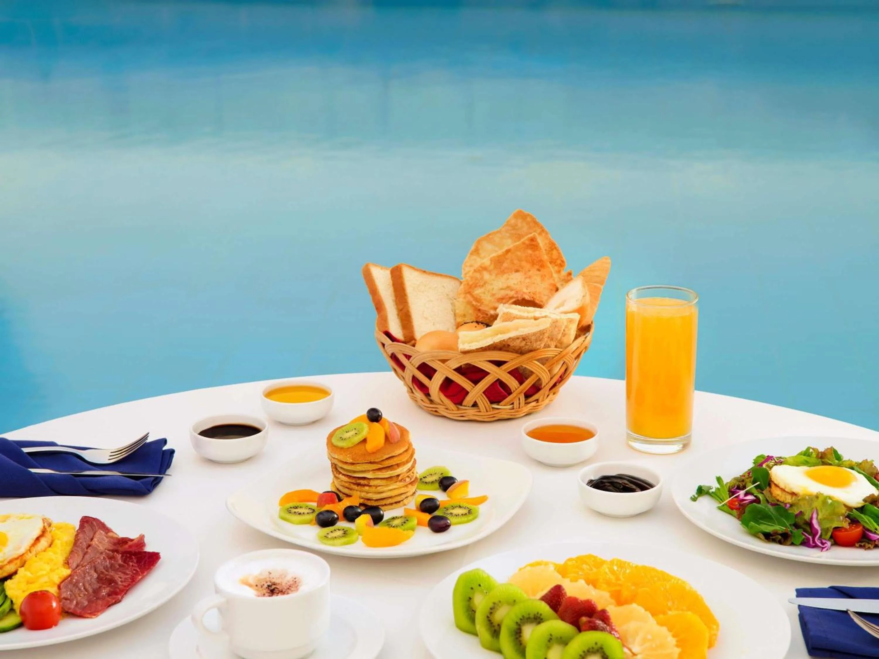 Restaurant/places to eat in Novotel Cairo Airport