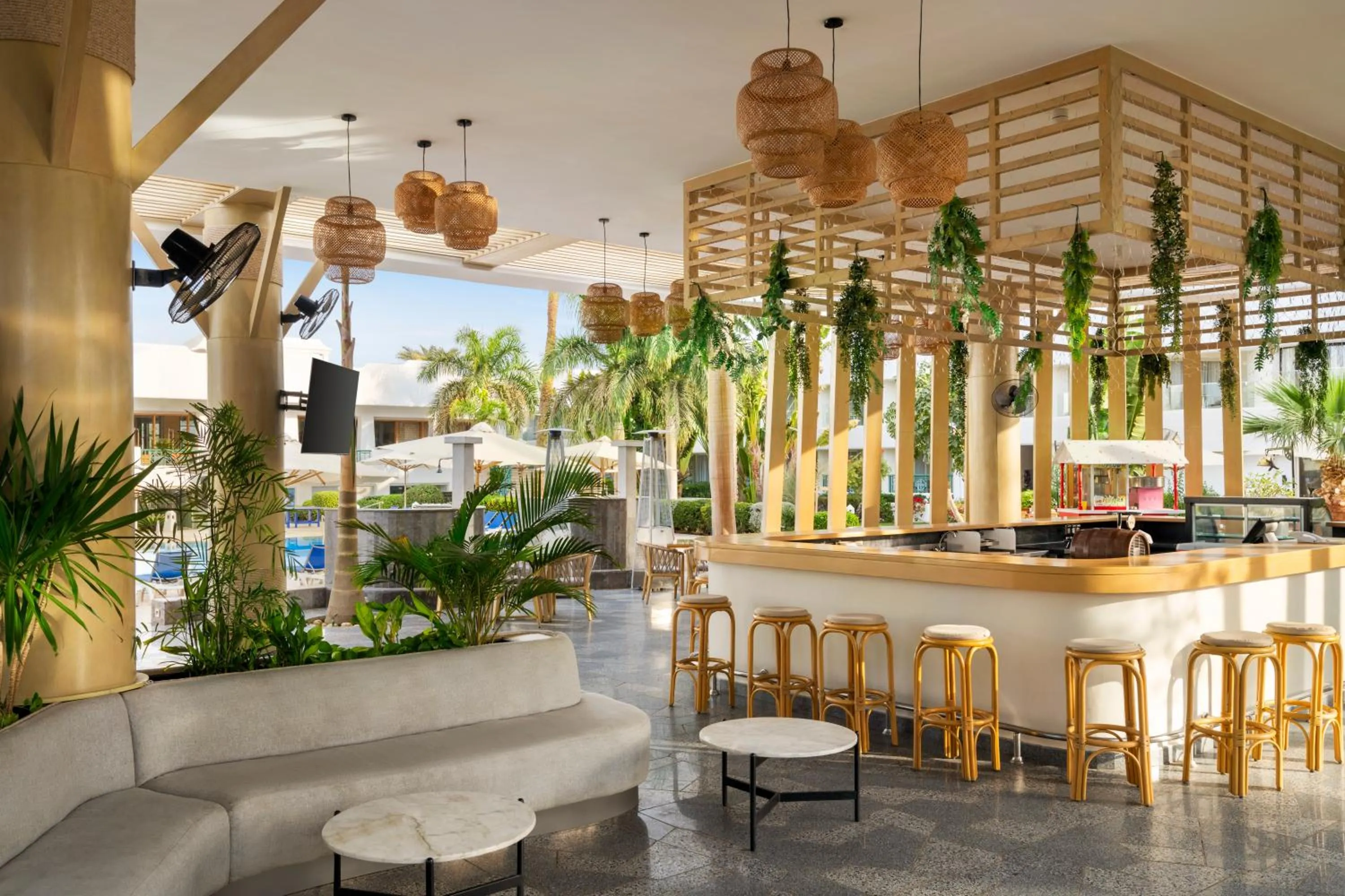 Lounge or bar in Hotel Novotel Sharm El-Sheikh