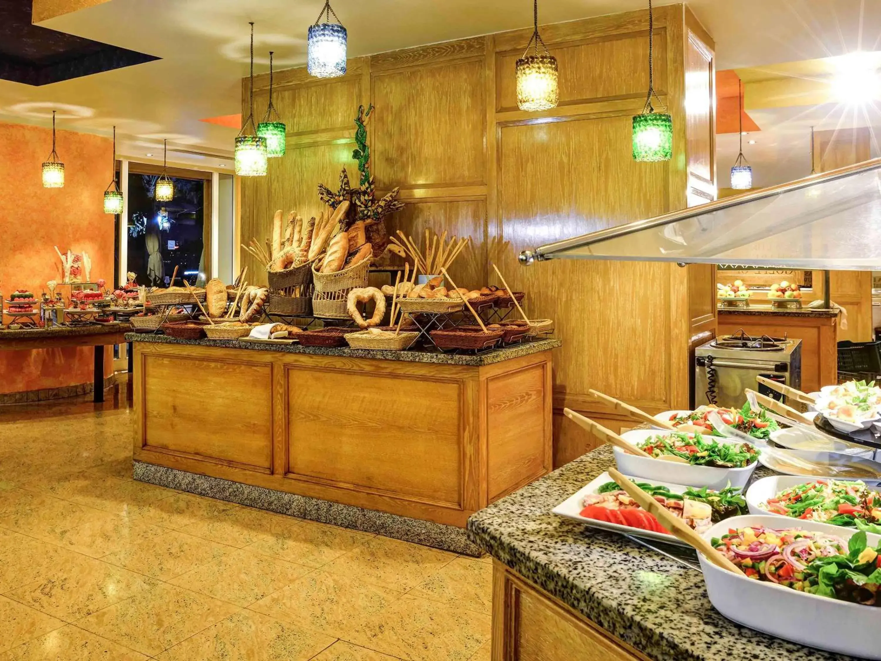 Restaurant/places to eat, Food in Hotel Novotel Sharm El-Sheikh