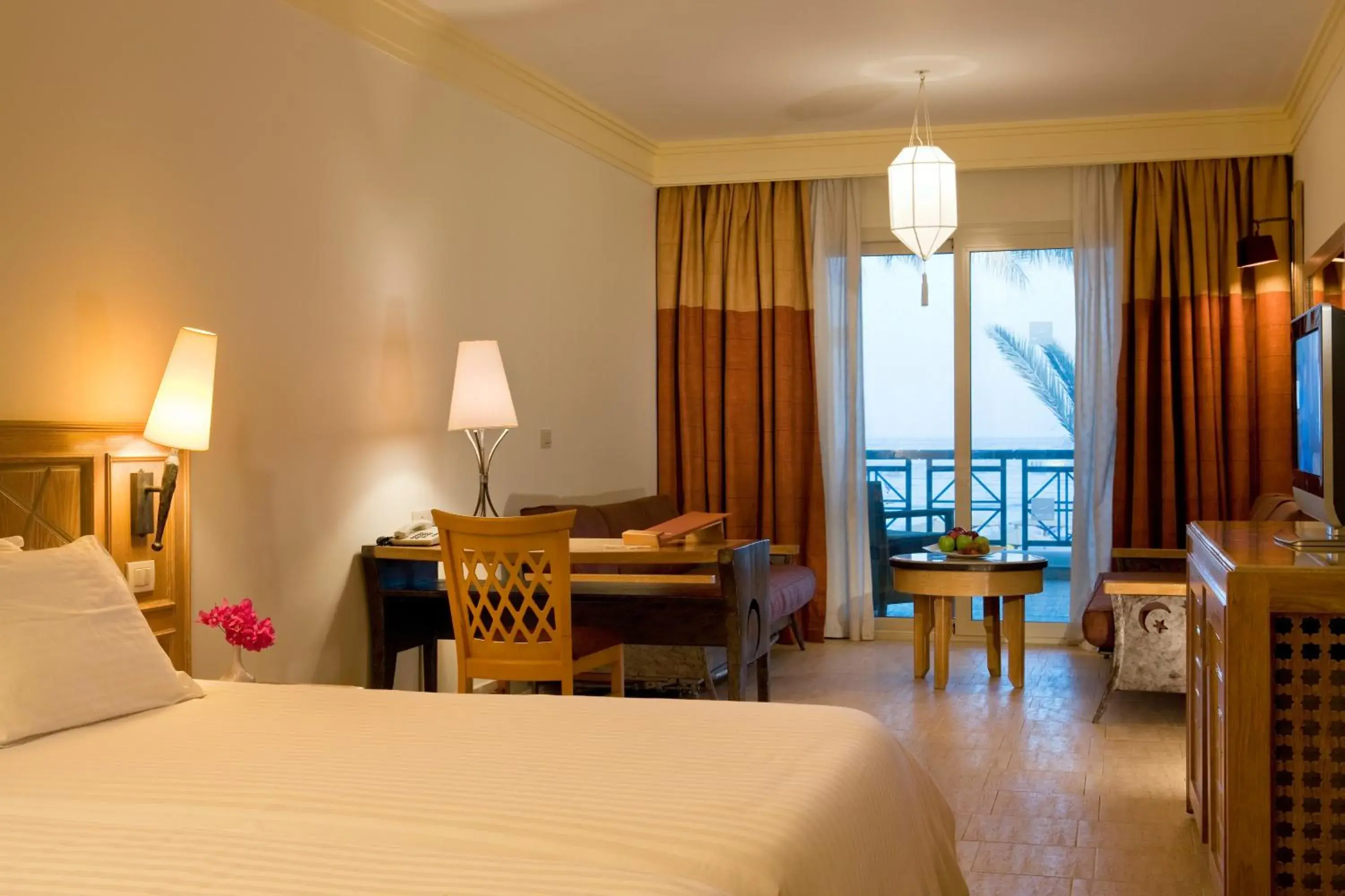 Balcony/Terrace, Bed in Hotel Novotel Sharm El-Sheikh