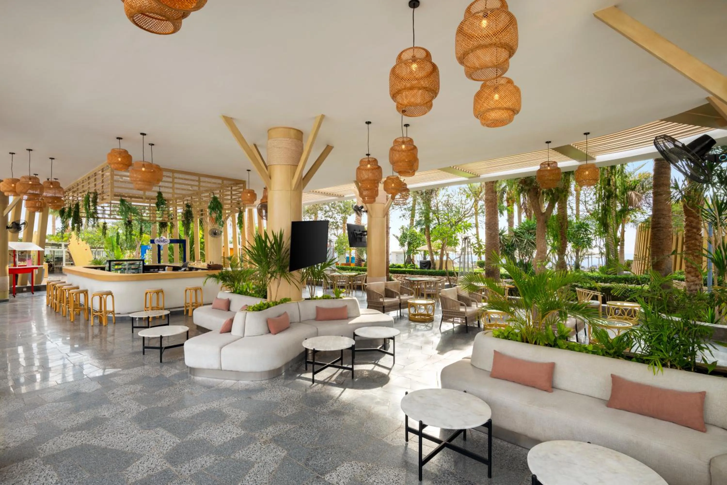 Lounge or bar in Hotel Novotel Sharm El-Sheikh