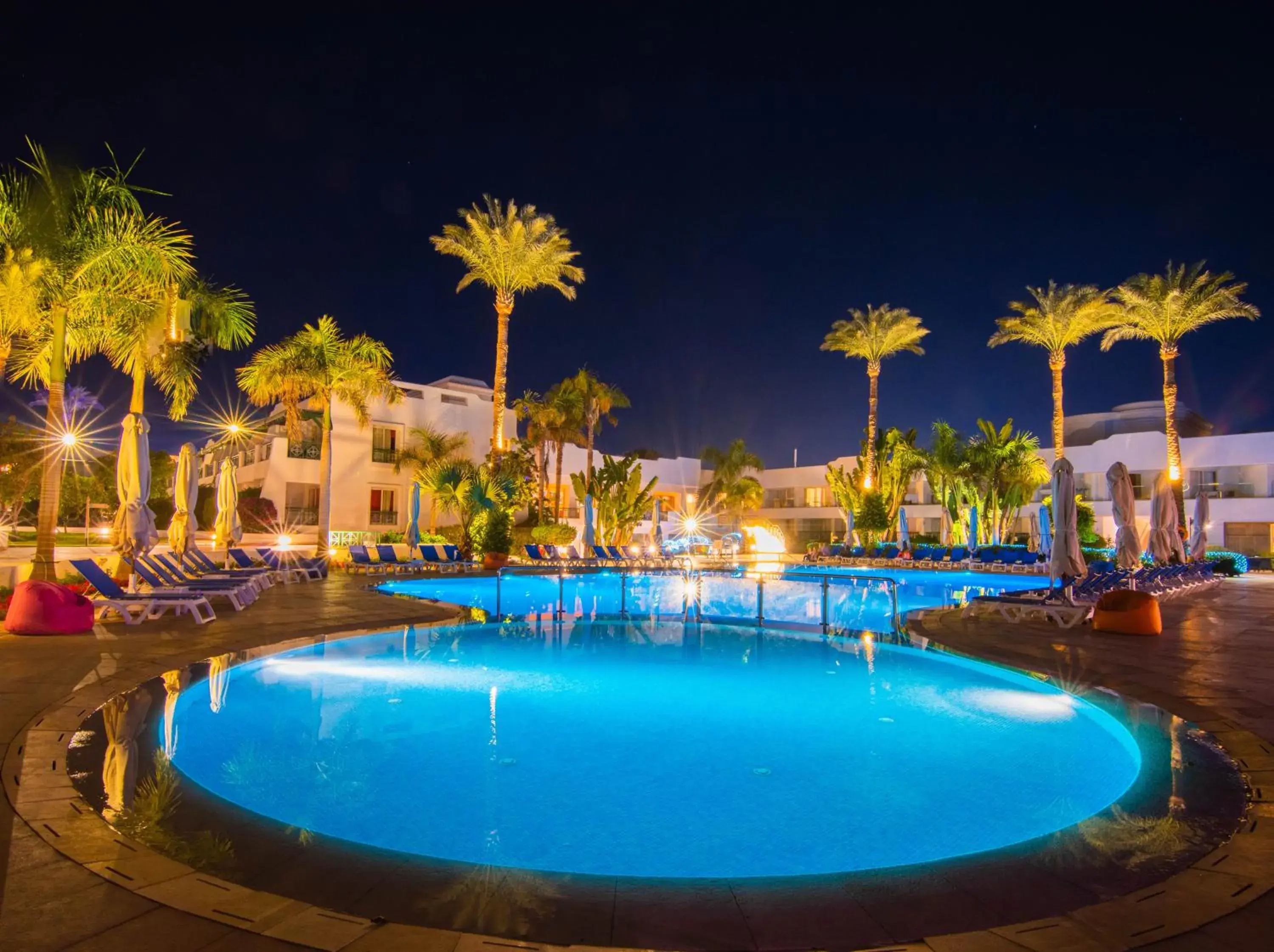 Property building, Swimming Pool in Hotel Novotel Sharm El-Sheikh