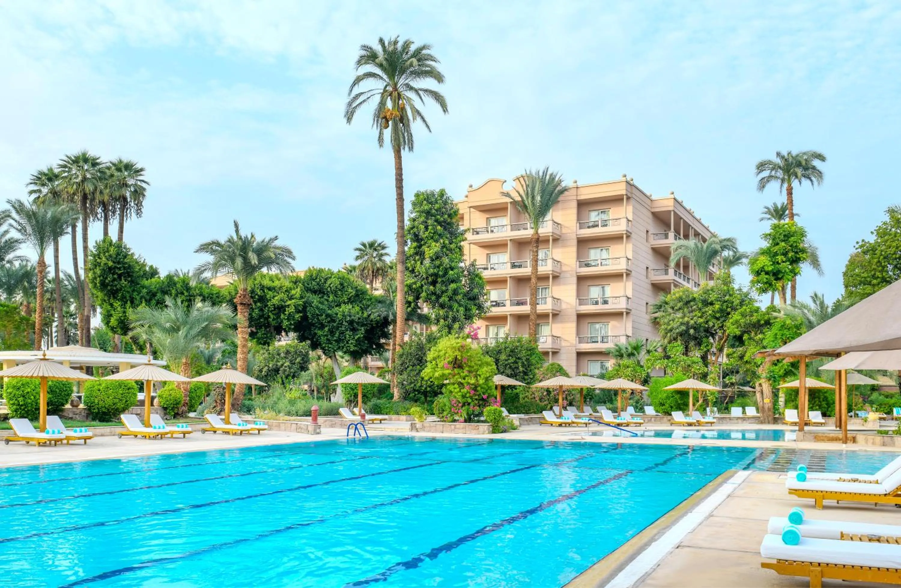 Property building in Pavillon Winter Luxor