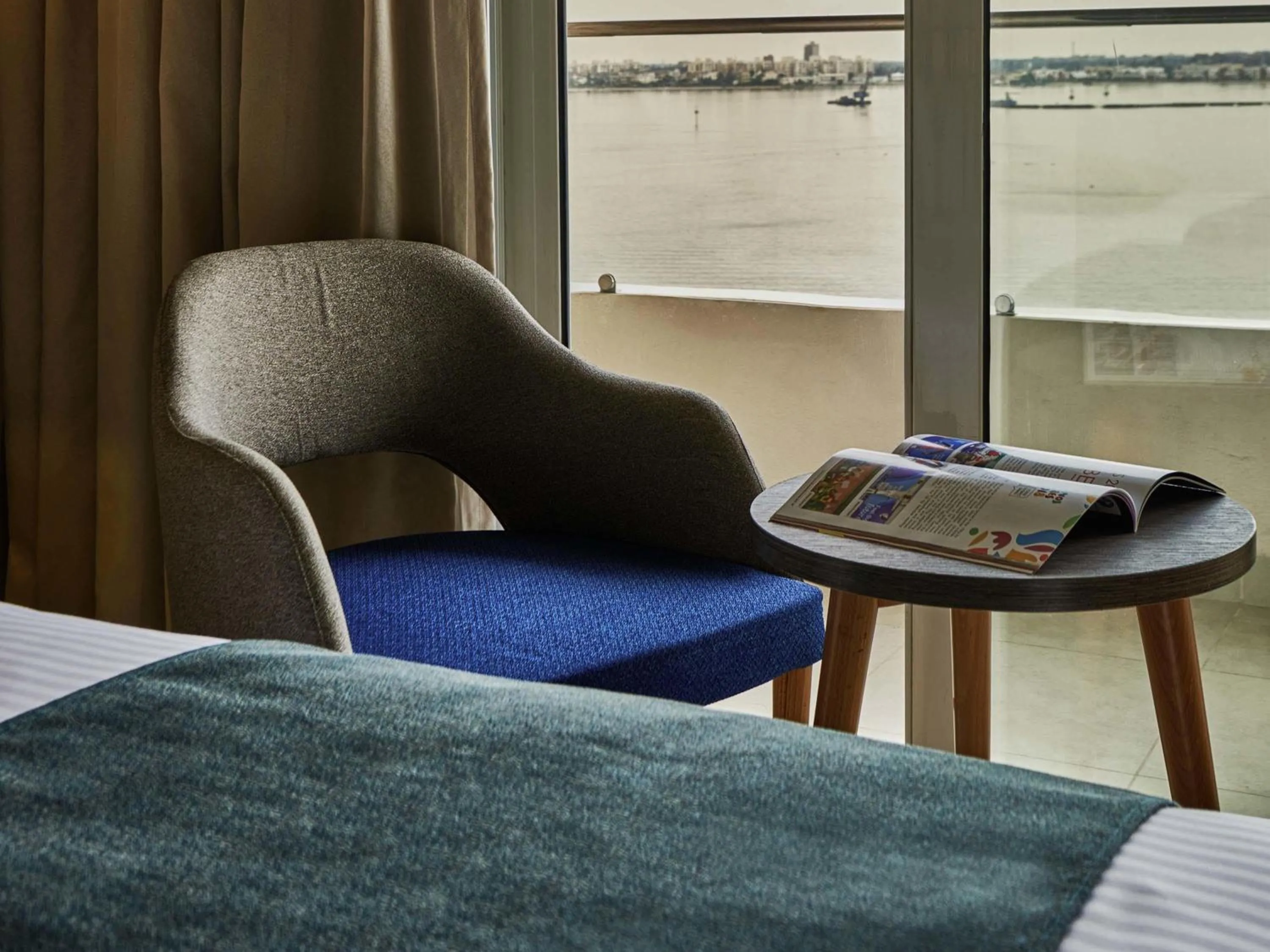 Bedroom, Bed in Mercure Ismailia Forsan Island