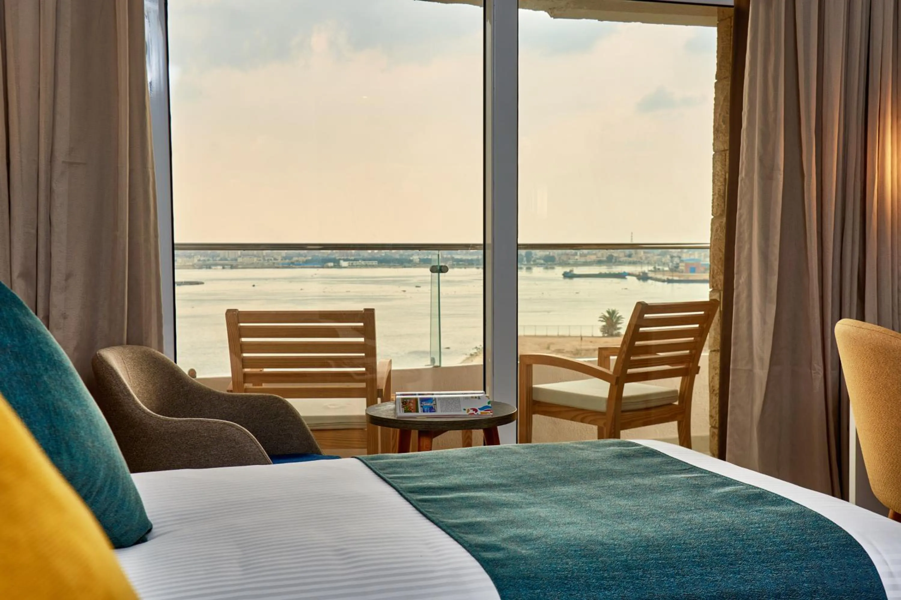 Balcony/Terrace, Bed in Mercure Ismailia Forsan Island