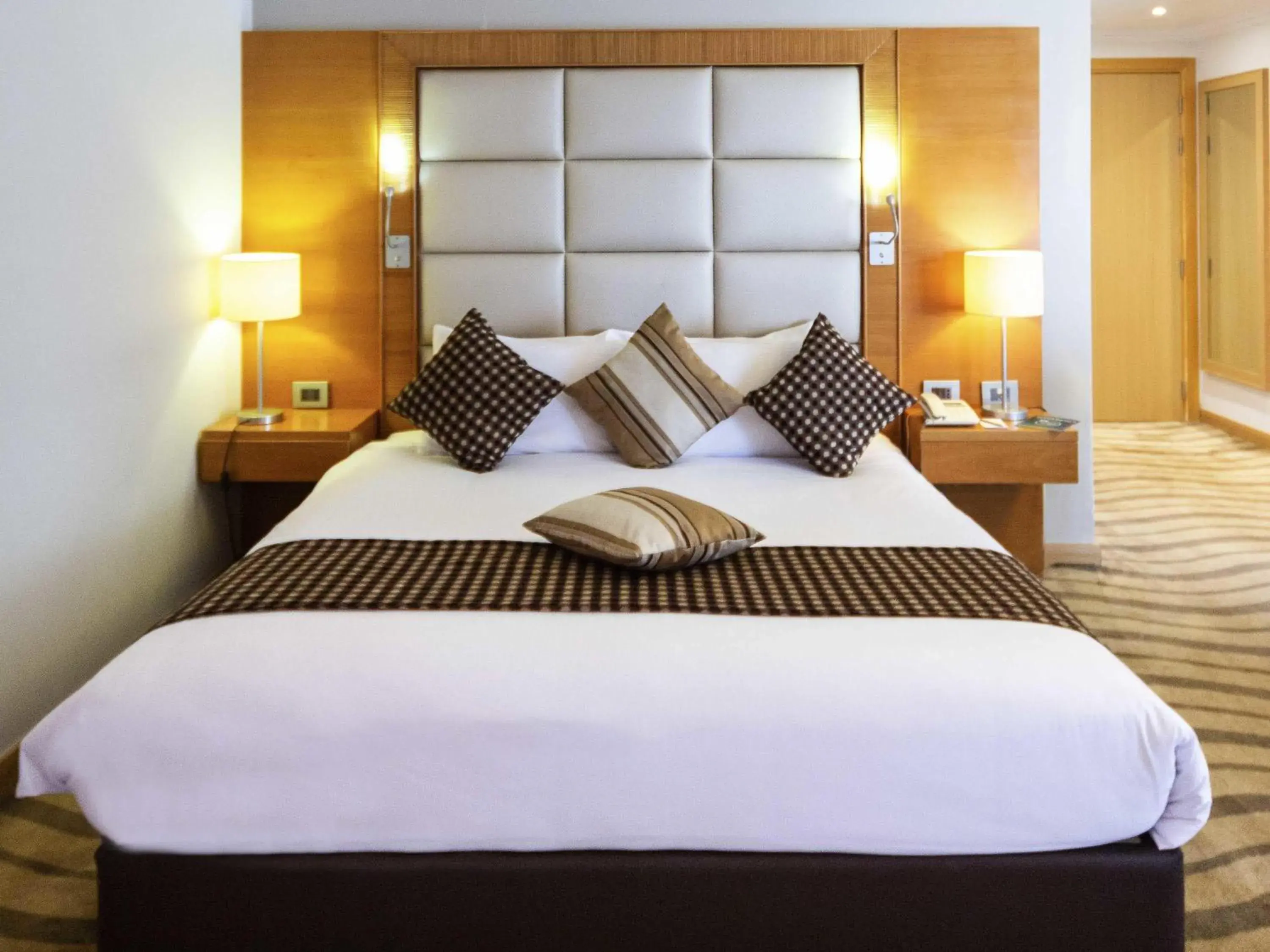 Bedroom, Bed in Mercure Ismailia Forsan Island Bedroom, Bed in Mercure Ismailia Forsan Island