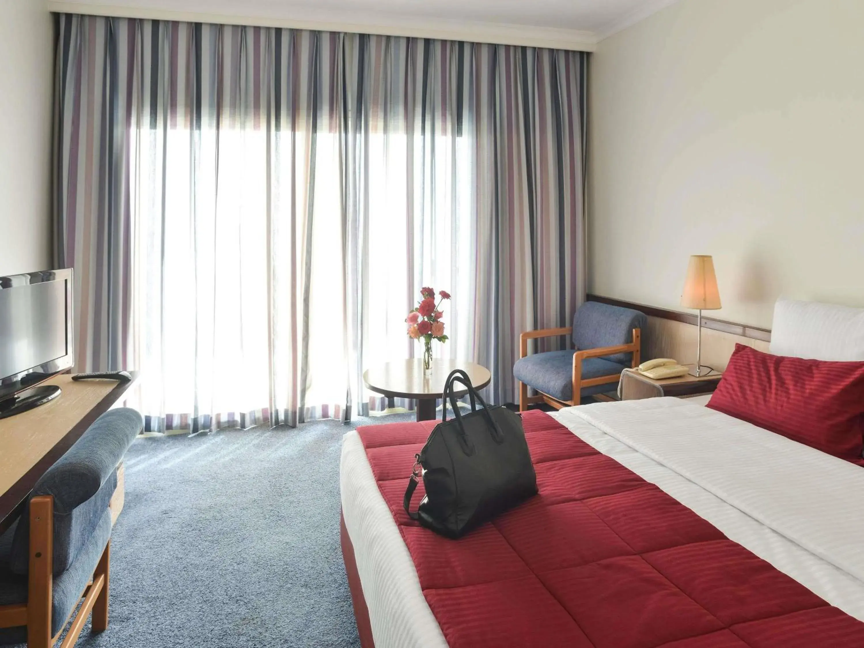 Bedroom, Bed in Mercure Ismailia Forsan Island Bedroom, Bed in Mercure Ismailia Forsan Island