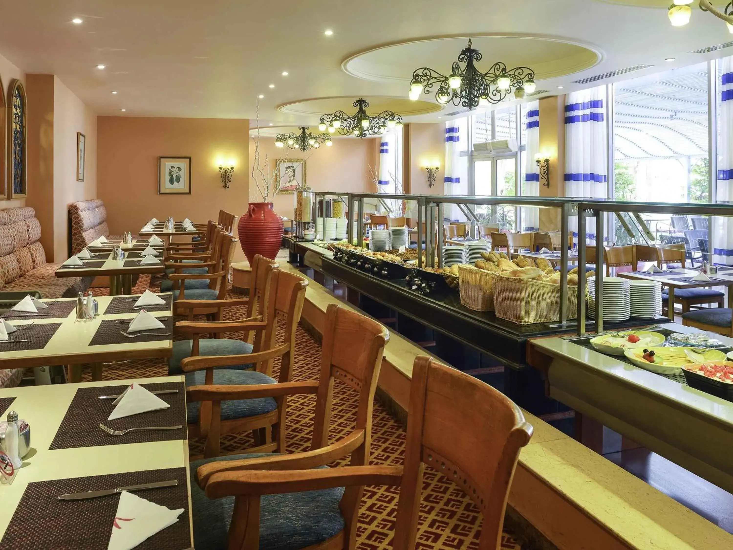 Restaurant/places to eat in Mercure Ismailia Forsan Island Restaurant/places to eat in Mercure Ismailia Forsan Island