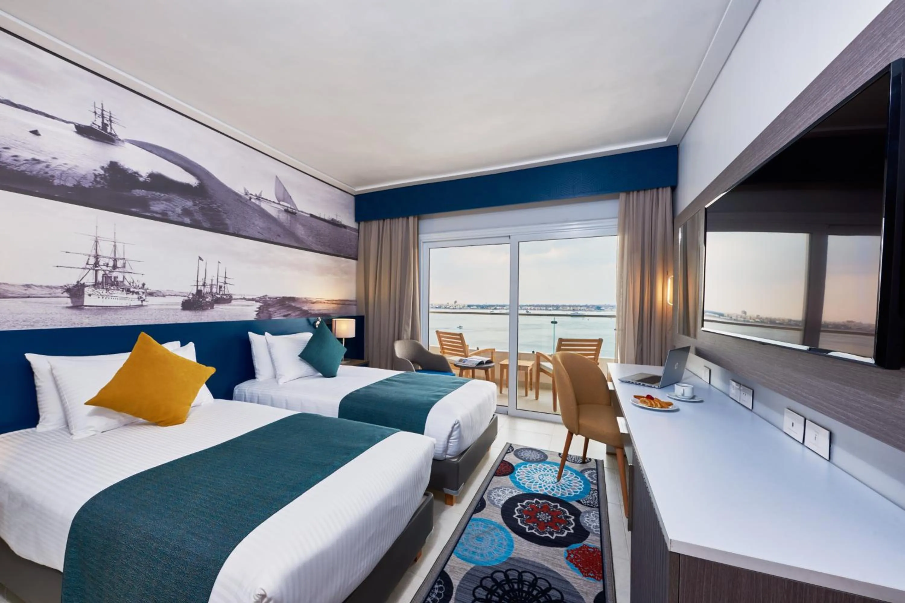 Photo of the whole room, Bed in Mercure Ismailia Forsan Island