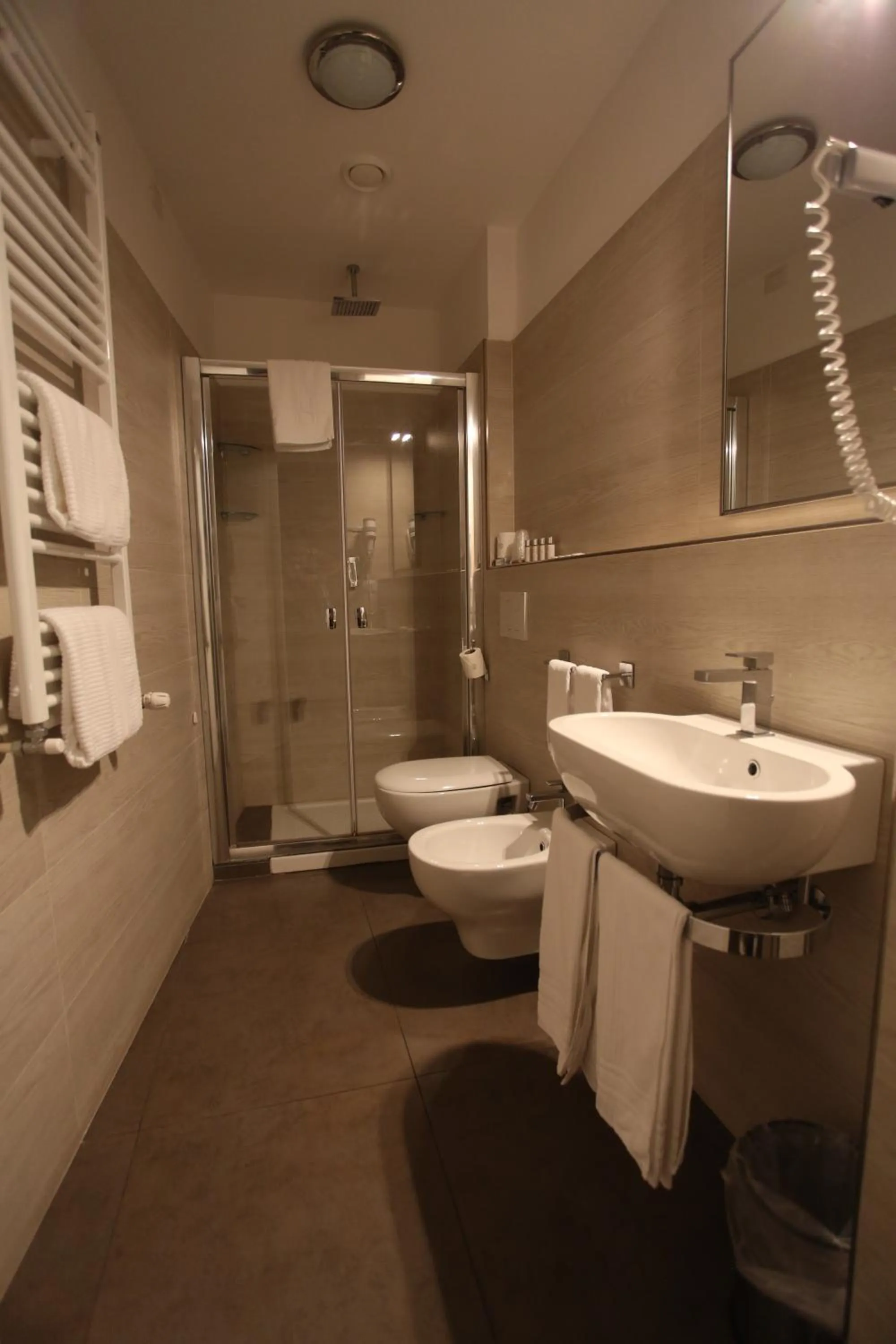 Shower in Hotel Eubea