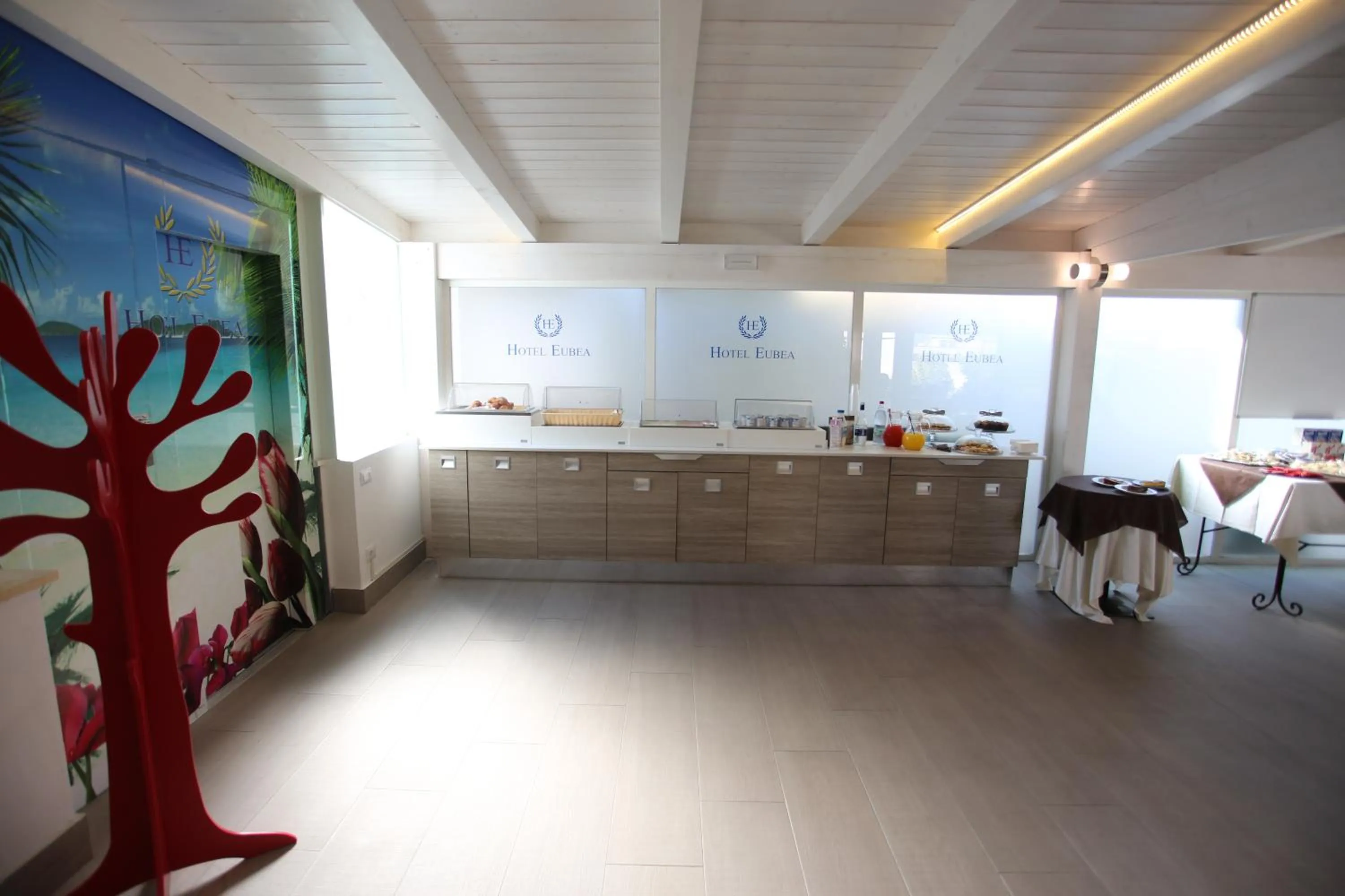 Restaurant/places to eat in Hotel Eubea