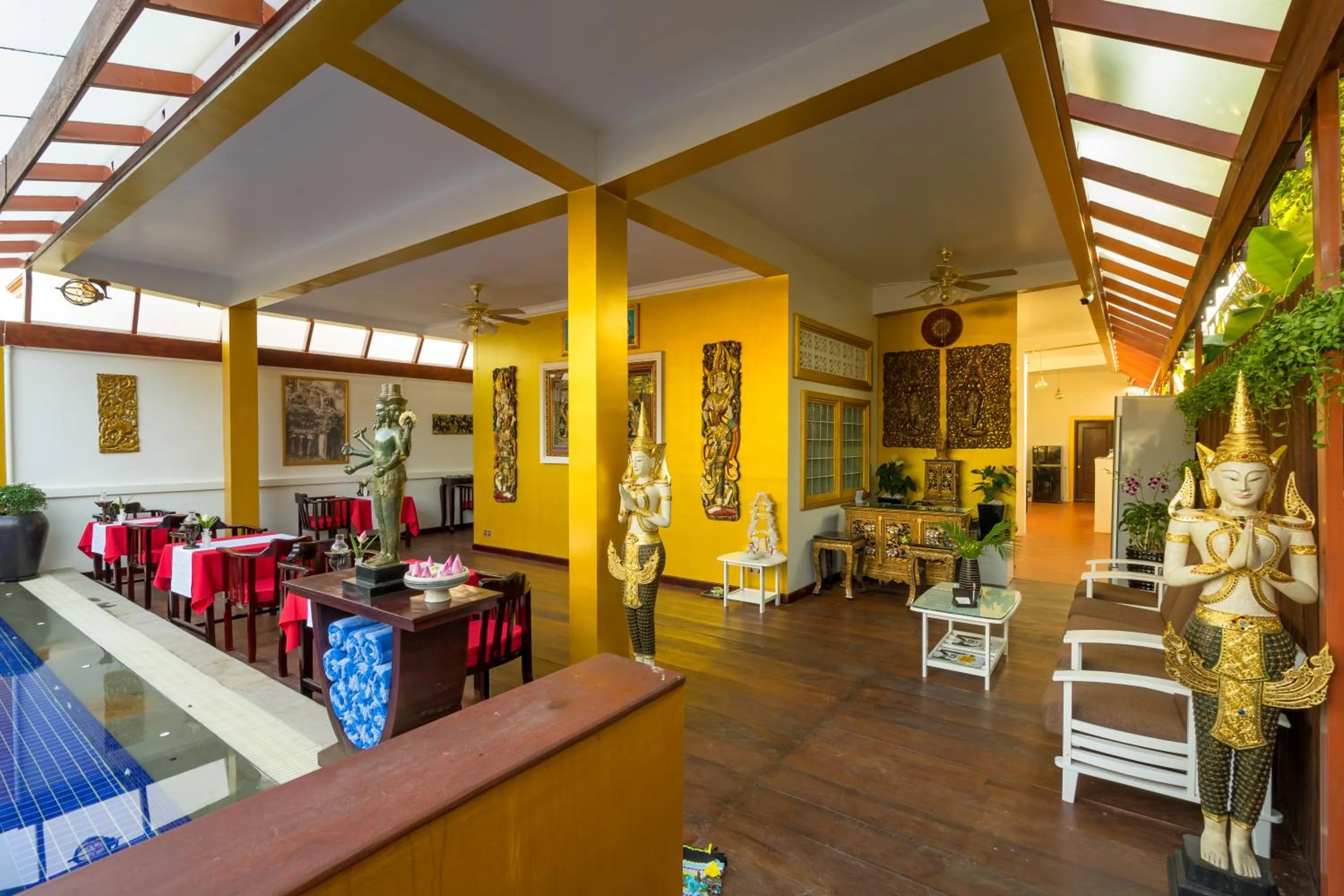 Lobby or reception in Beyond Yangon Inn