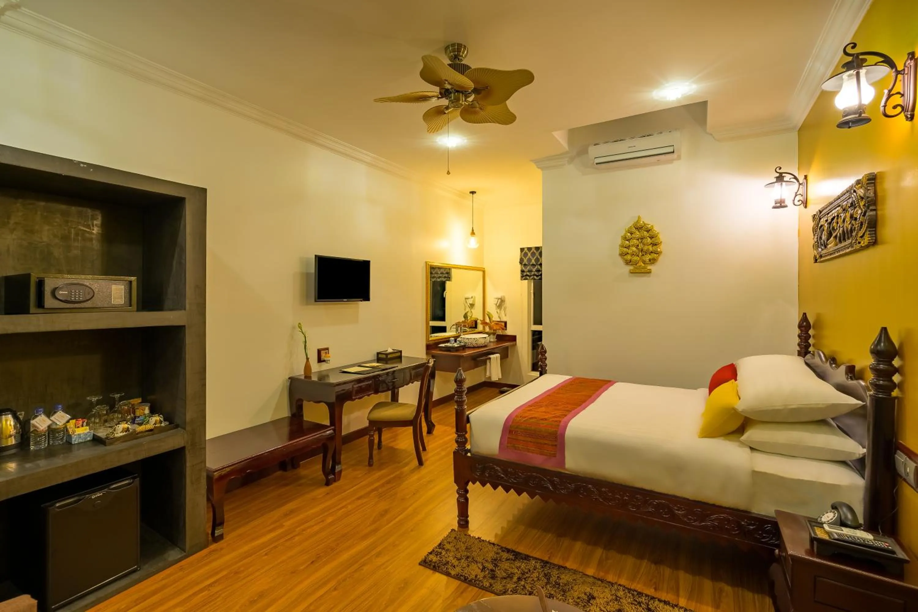 TV and multimedia, Bed in Beyond Yangon Inn