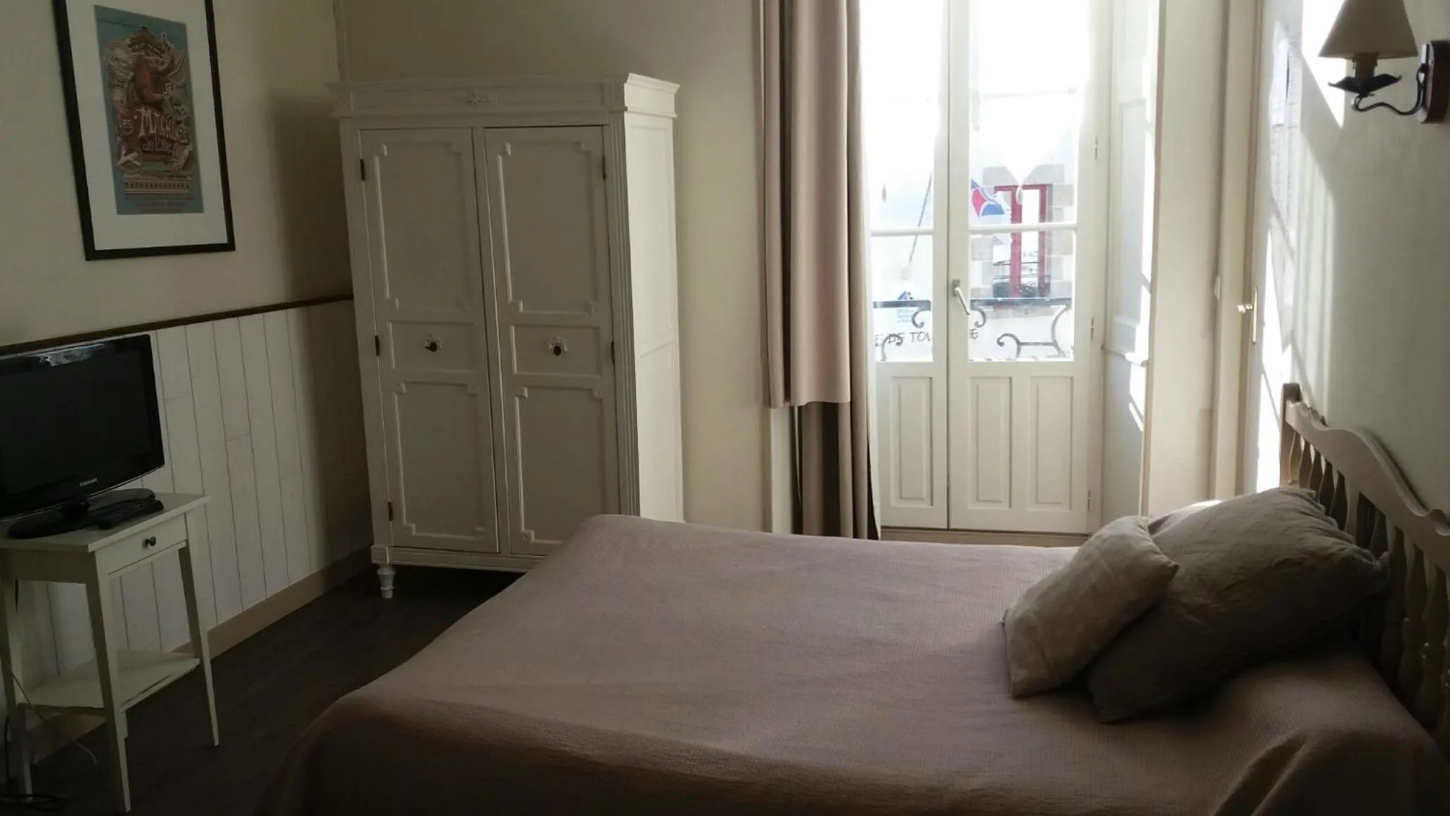 Bed in Au Fin Gourmet