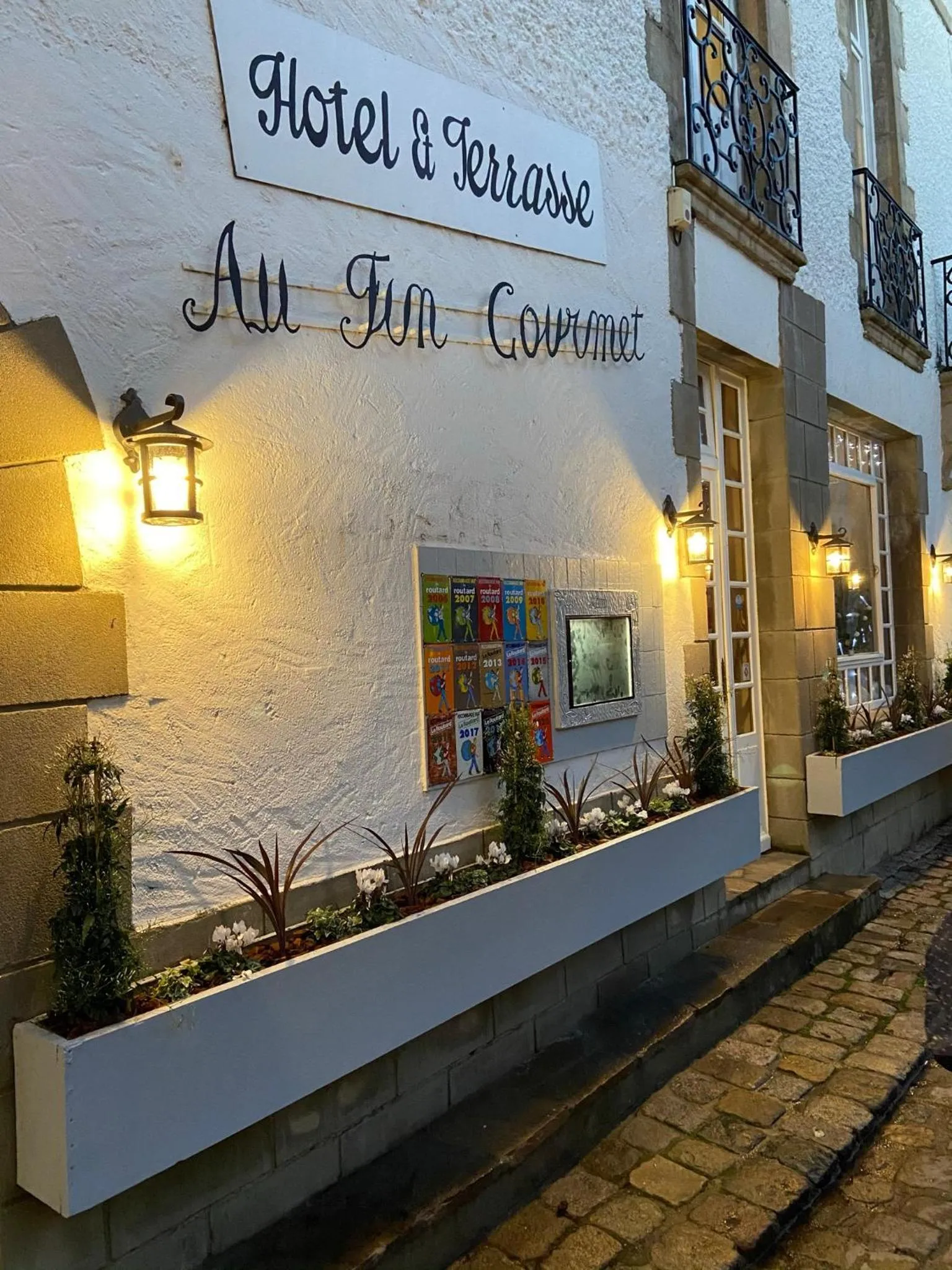 Property logo or sign in Au Fin Gourmet