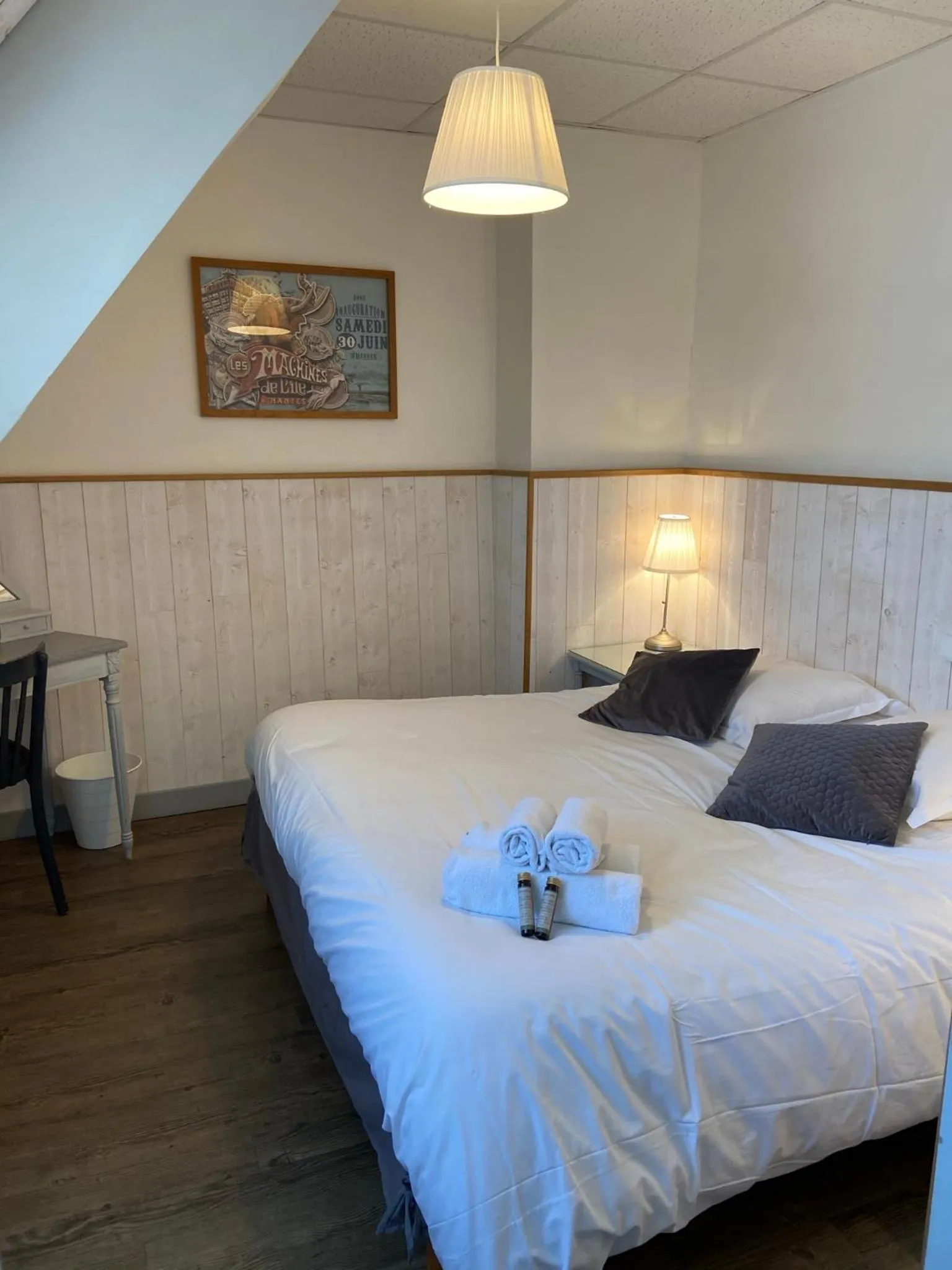 Bed in Au Fin Gourmet