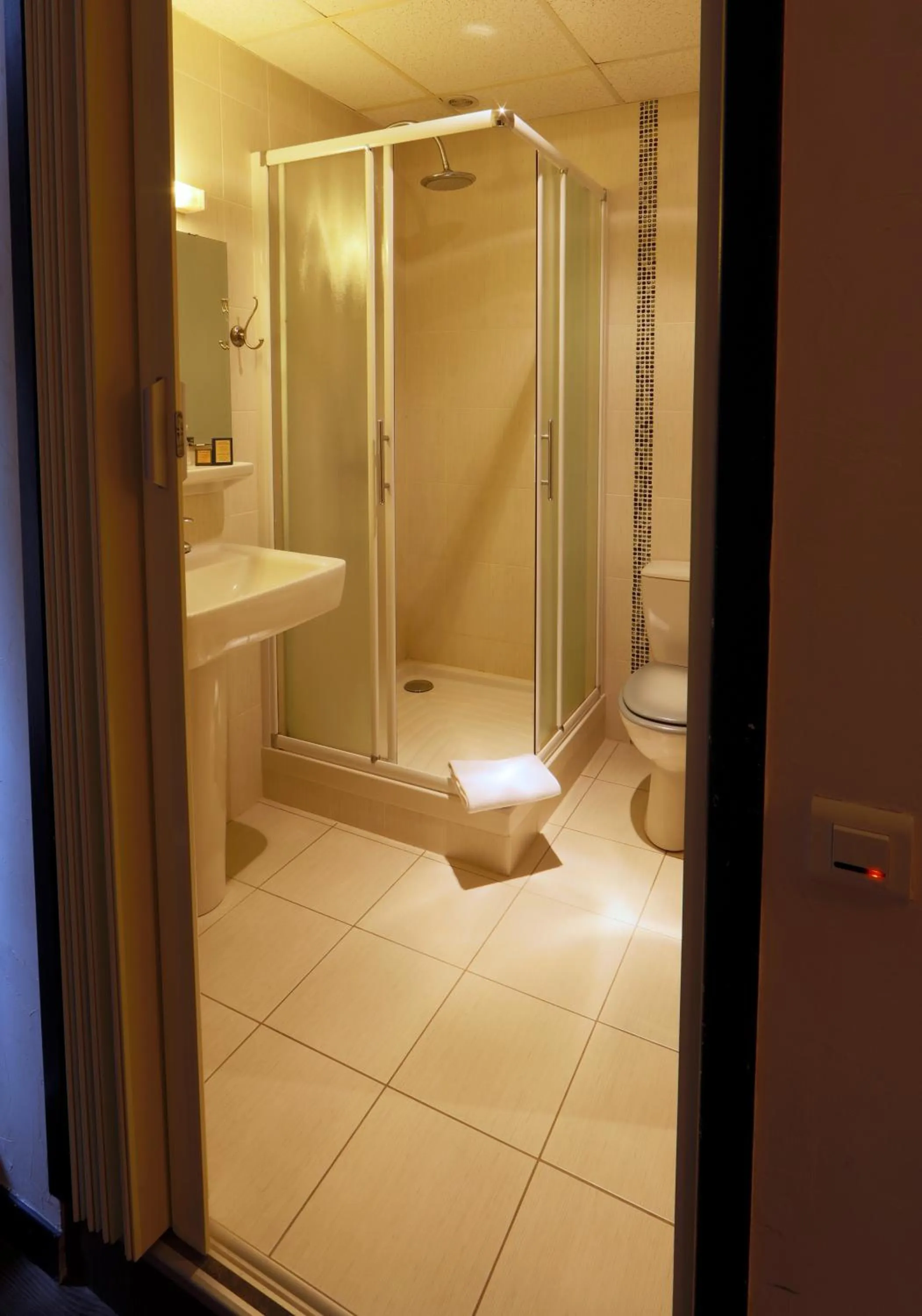 Bathroom in Au Fin Gourmet