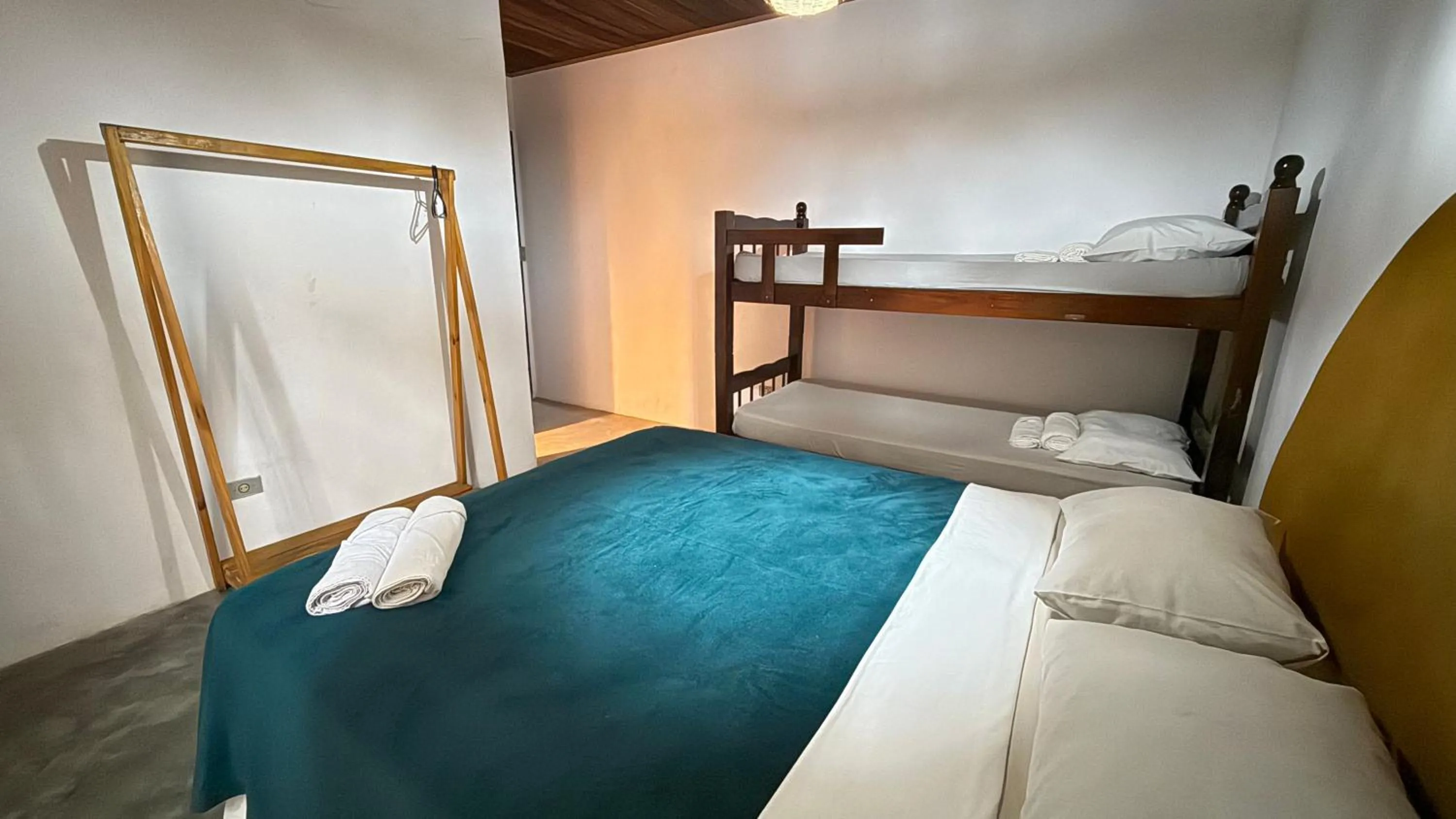 Photo of the whole room, Bed in Sambaqui Hostel