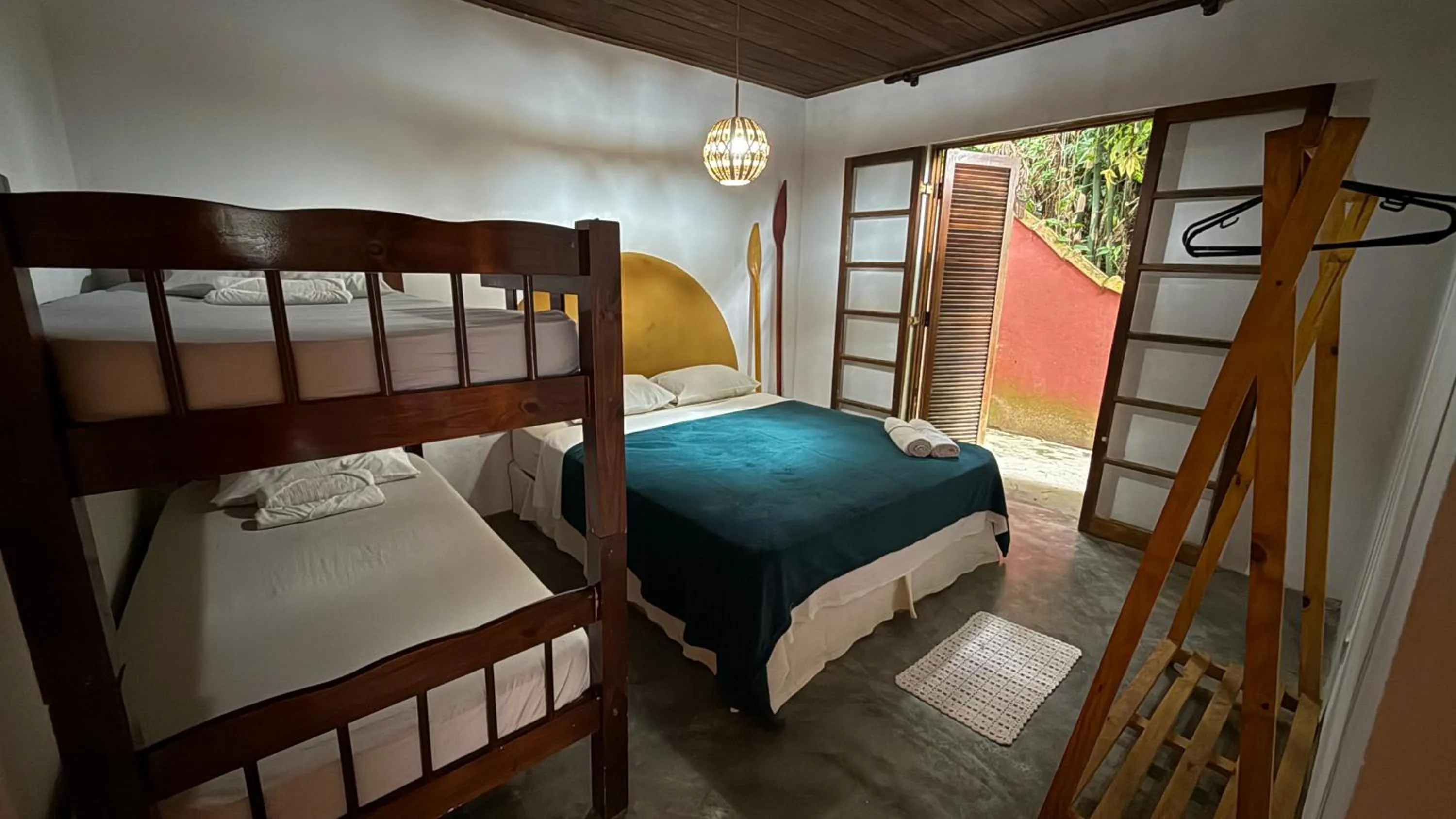 Photo of the whole room, Bed in Sambaqui Hostel