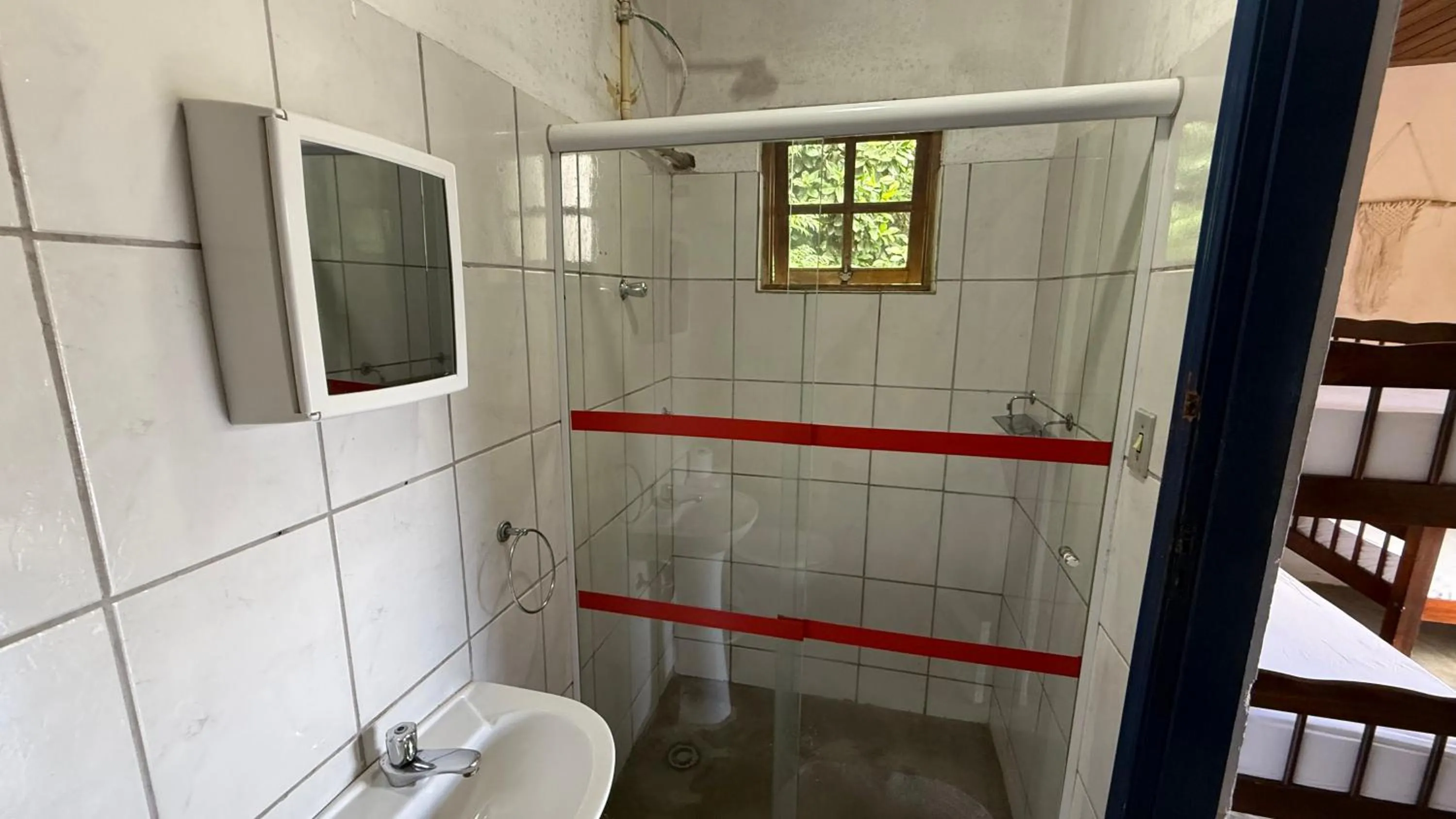 Bathroom in Sambaqui Hostel
