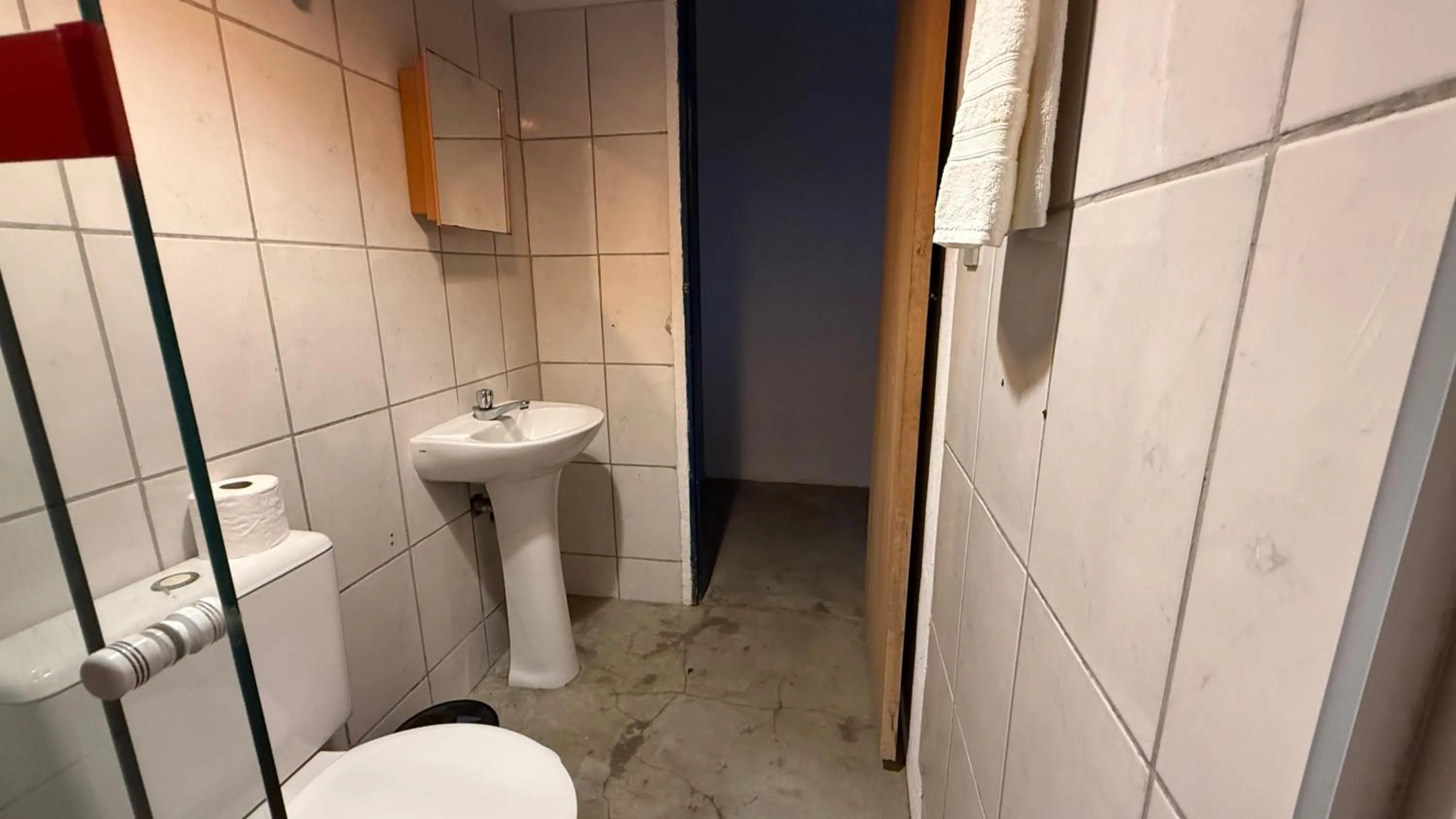 Bathroom in Sambaqui Hostel