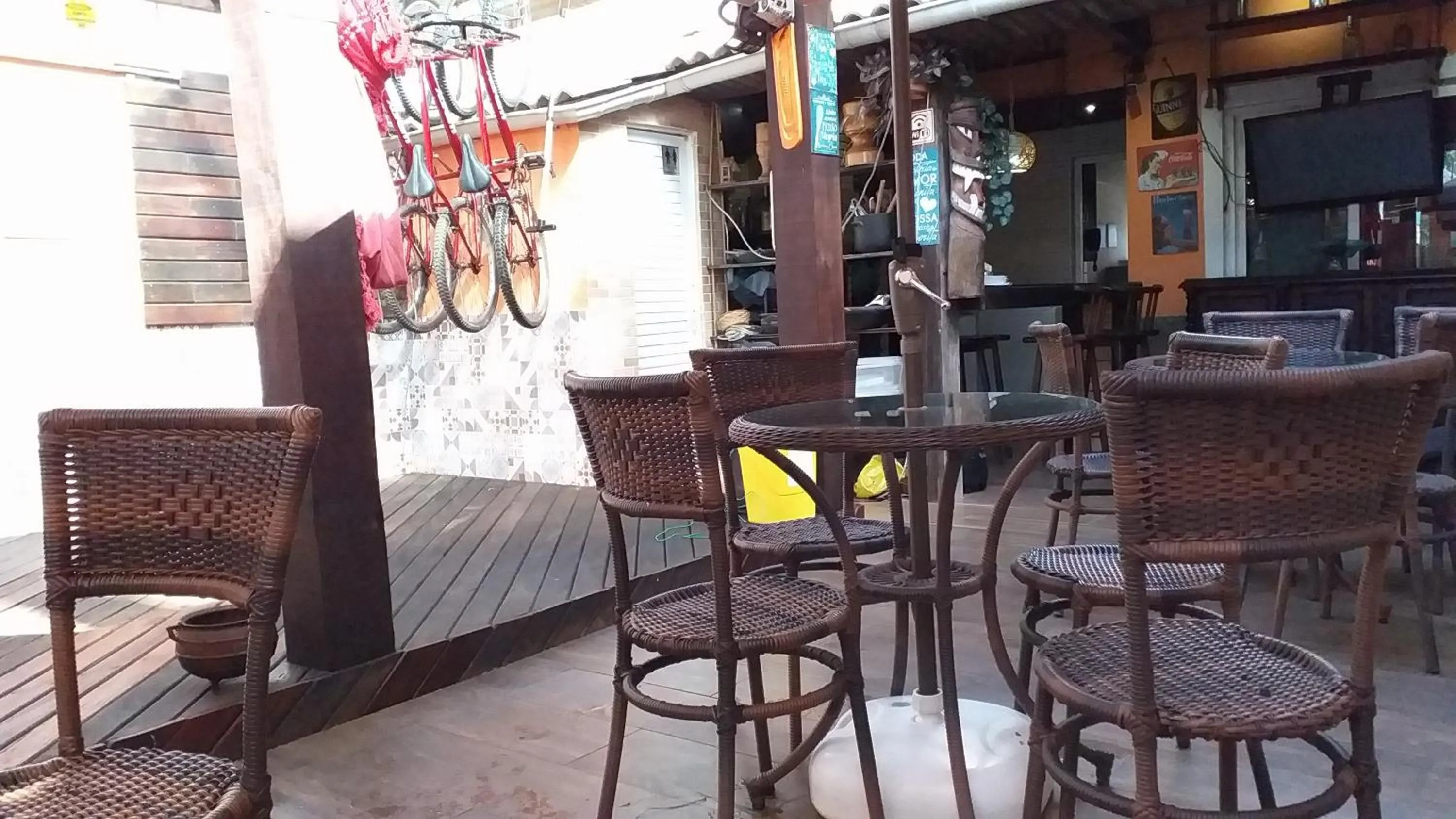 Restaurant/places to eat in Airport Pousada