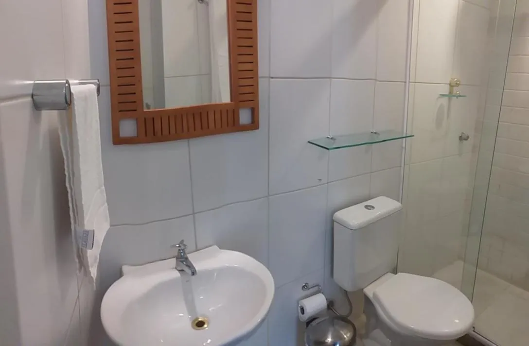 Bathroom in Airport Pousada