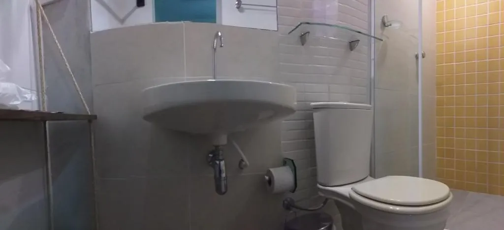 Bathroom in Airport Pousada