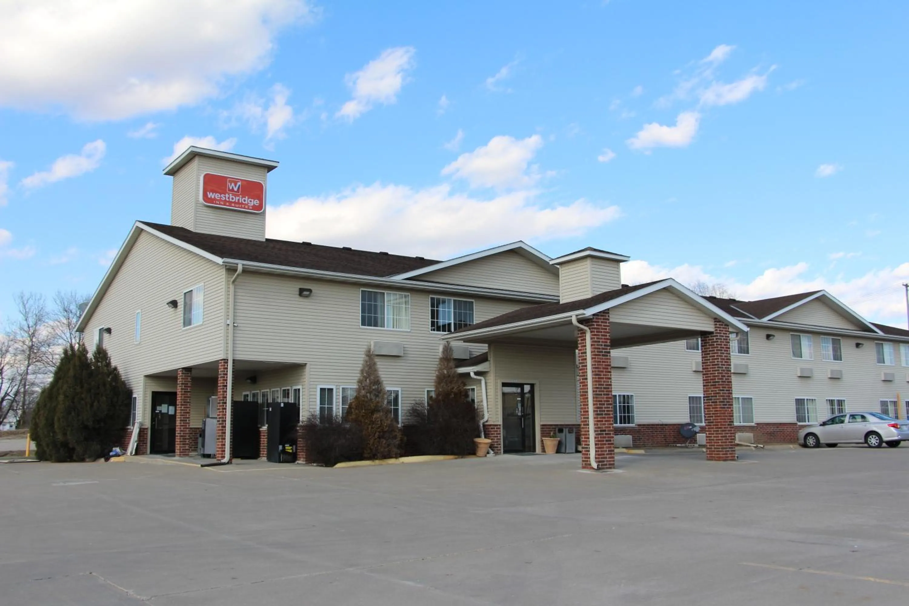 Property building in Westbridge Inn &amp; Suites