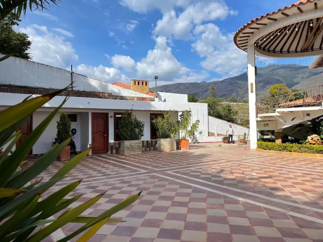 Superior Twin Room with Garden View in Hotel Puente Piedra Superior Twin Room with Garden View in Hotel Puente Piedra