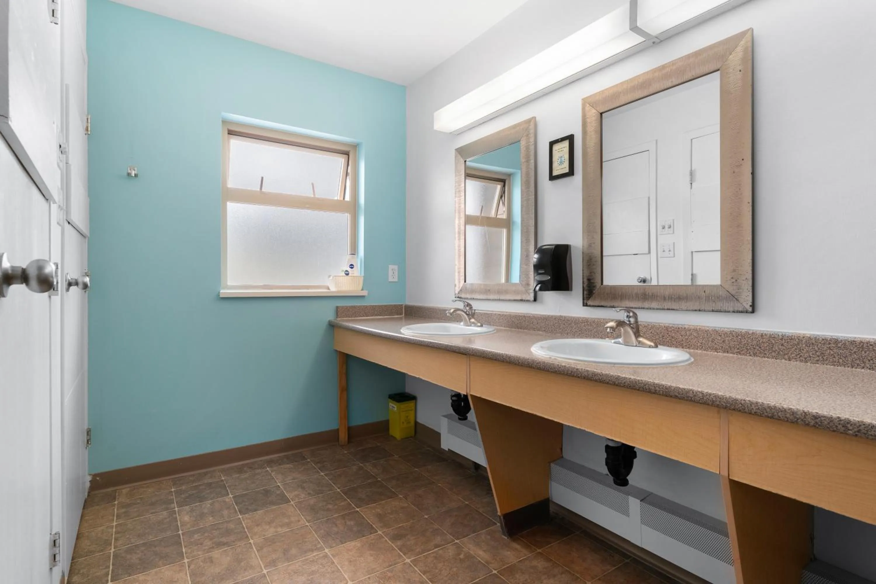 Bathroom in Squamish Adventure Inn