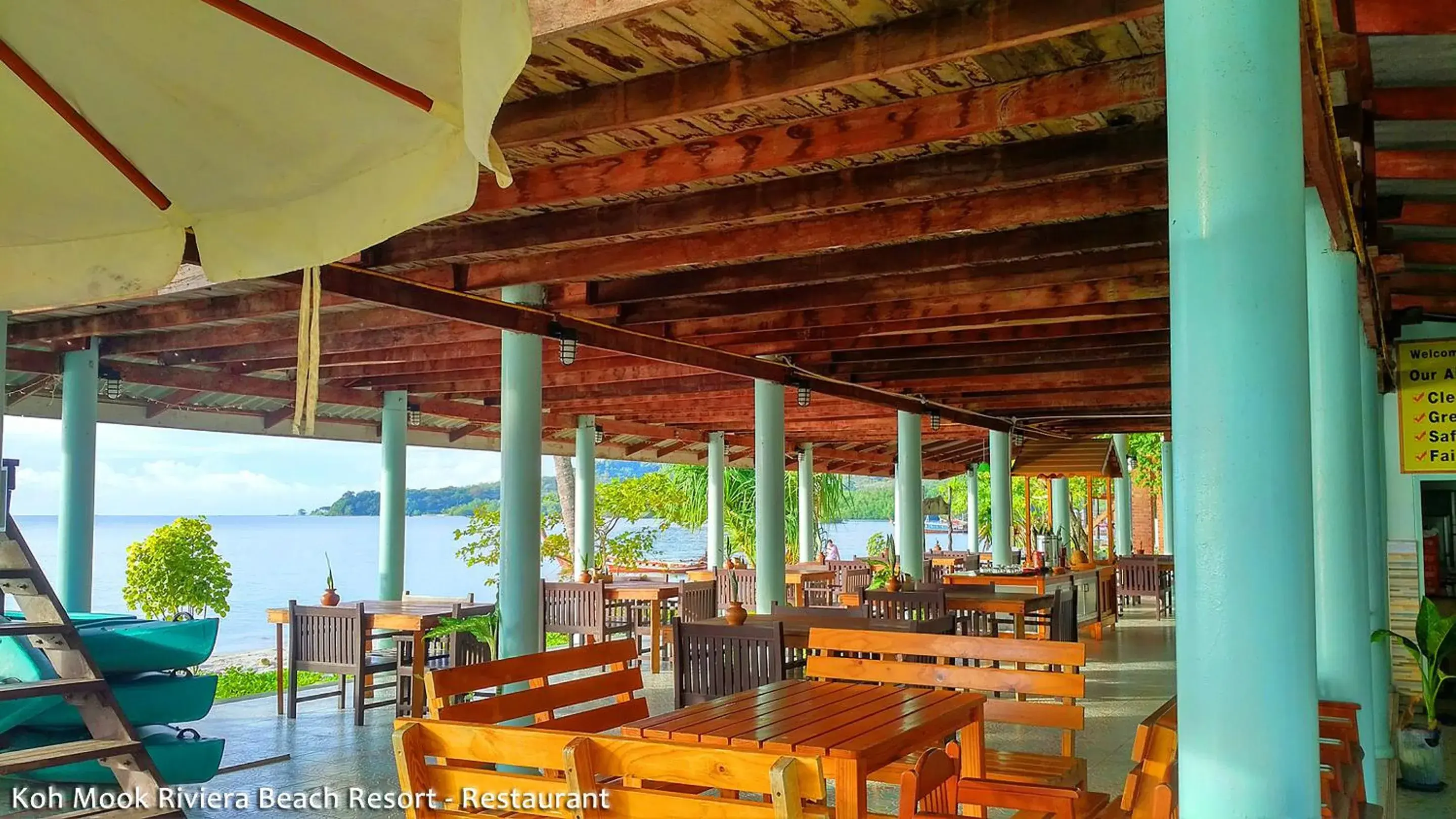 Restaurant/places to eat in Koh Mook Riviera Beach Resort Restaurant/places to eat in Koh Mook Riviera Beach Resort