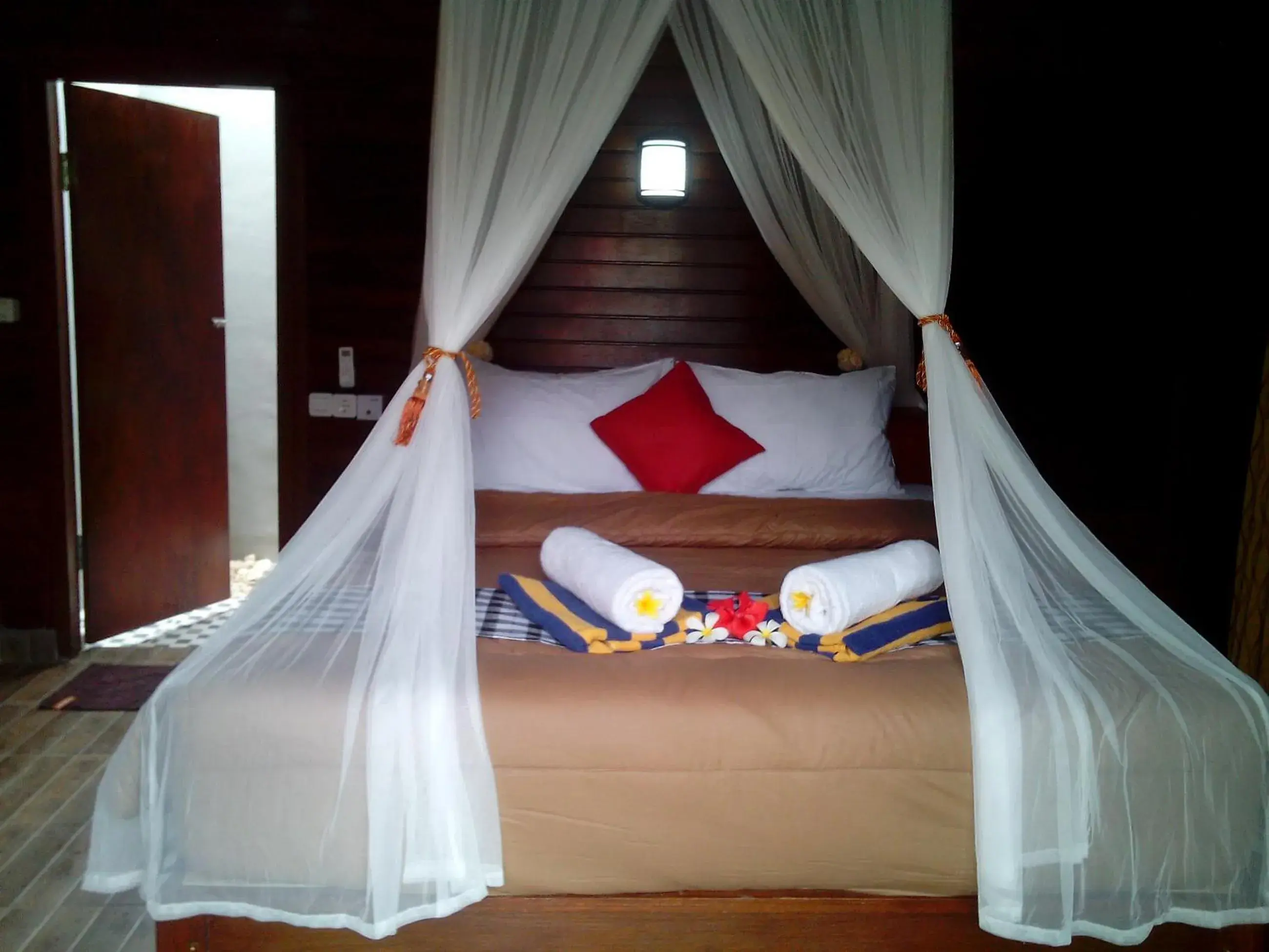 Cottage with Pool View in Naradas Mushroom Beach Cottage with Pool View in Naradas Mushroom Beach
