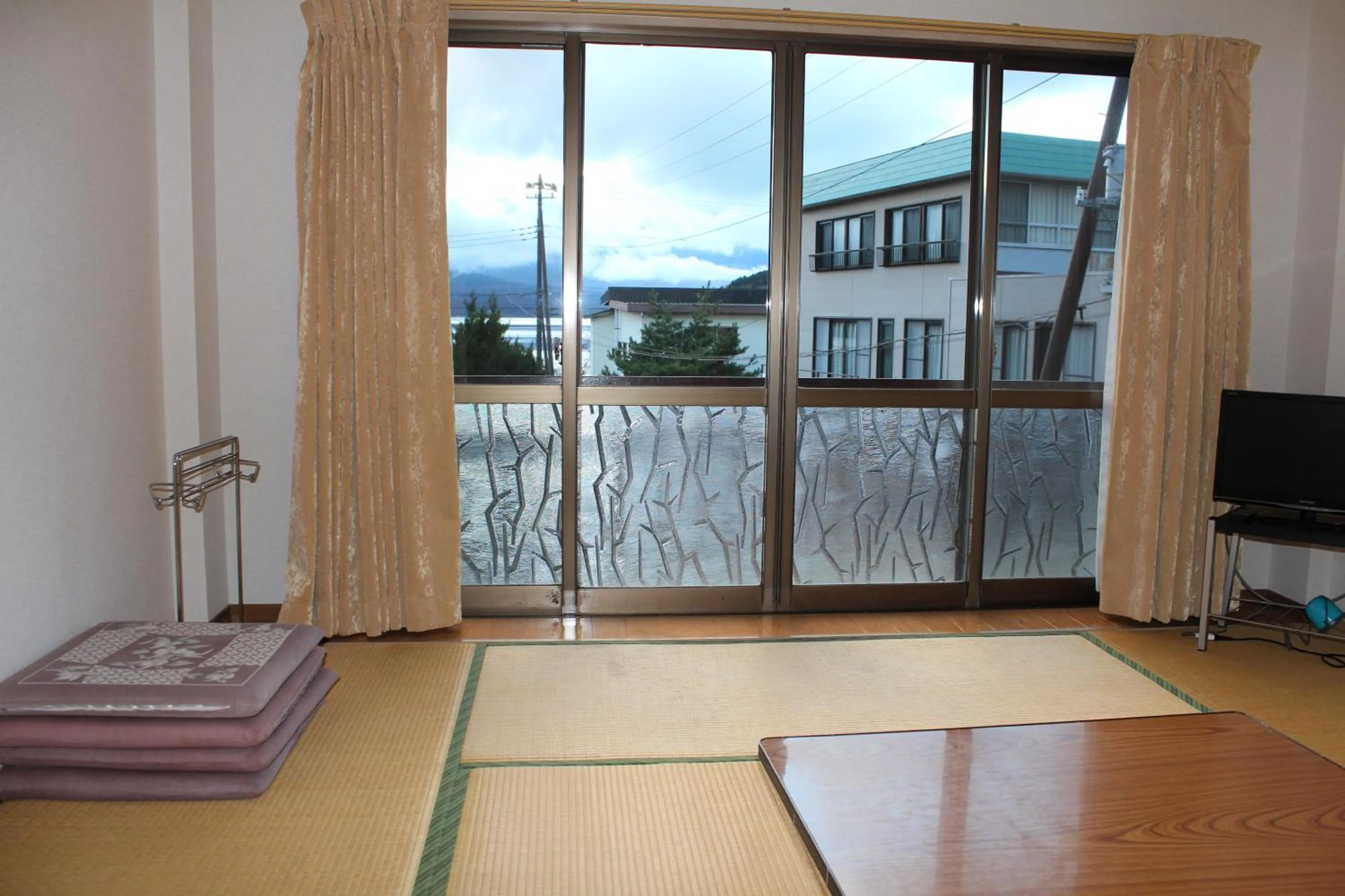 Photo of the whole room in Sugakuso