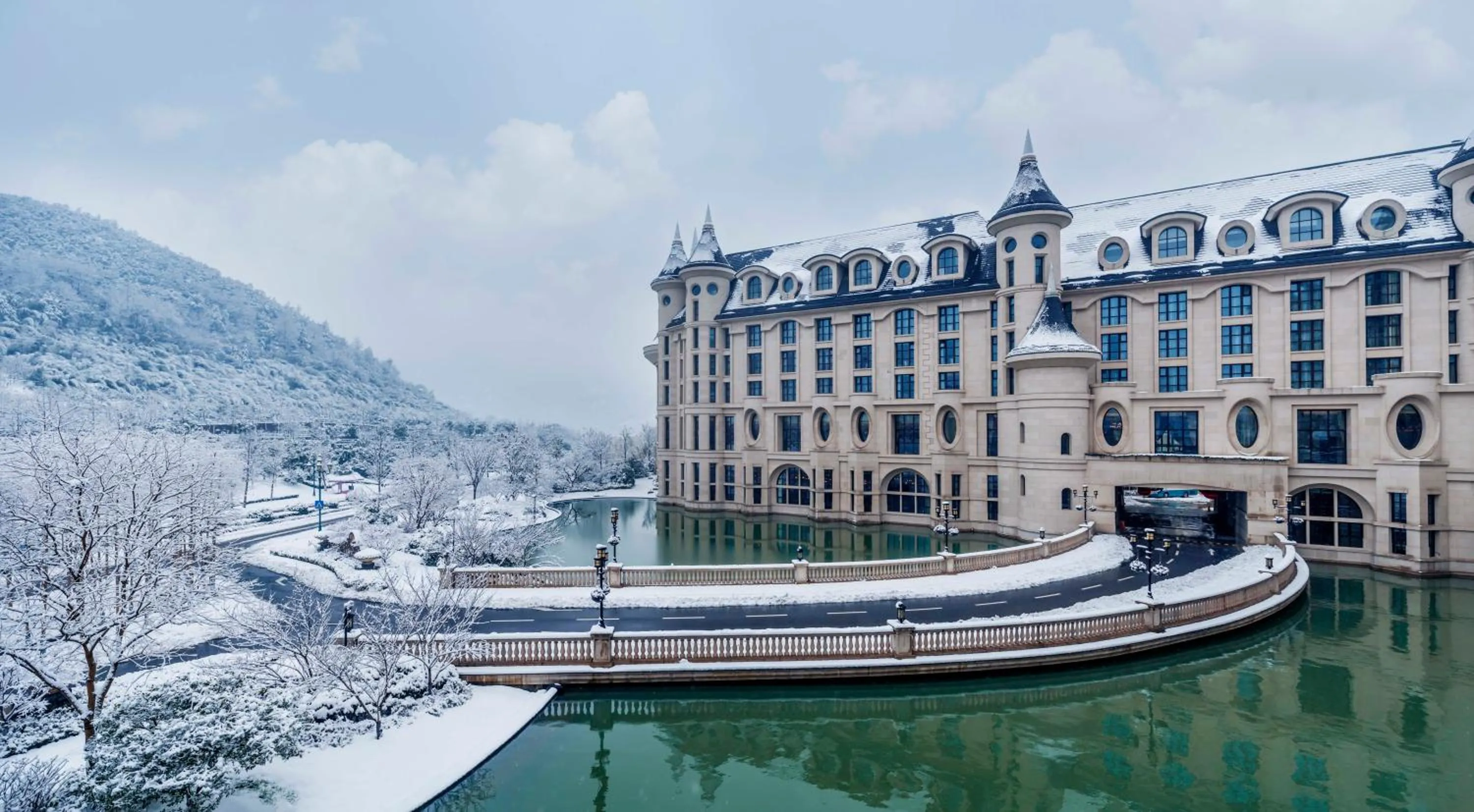 Facade/entrance, Property Building in Yinrun Jinjiang Castle Hotel