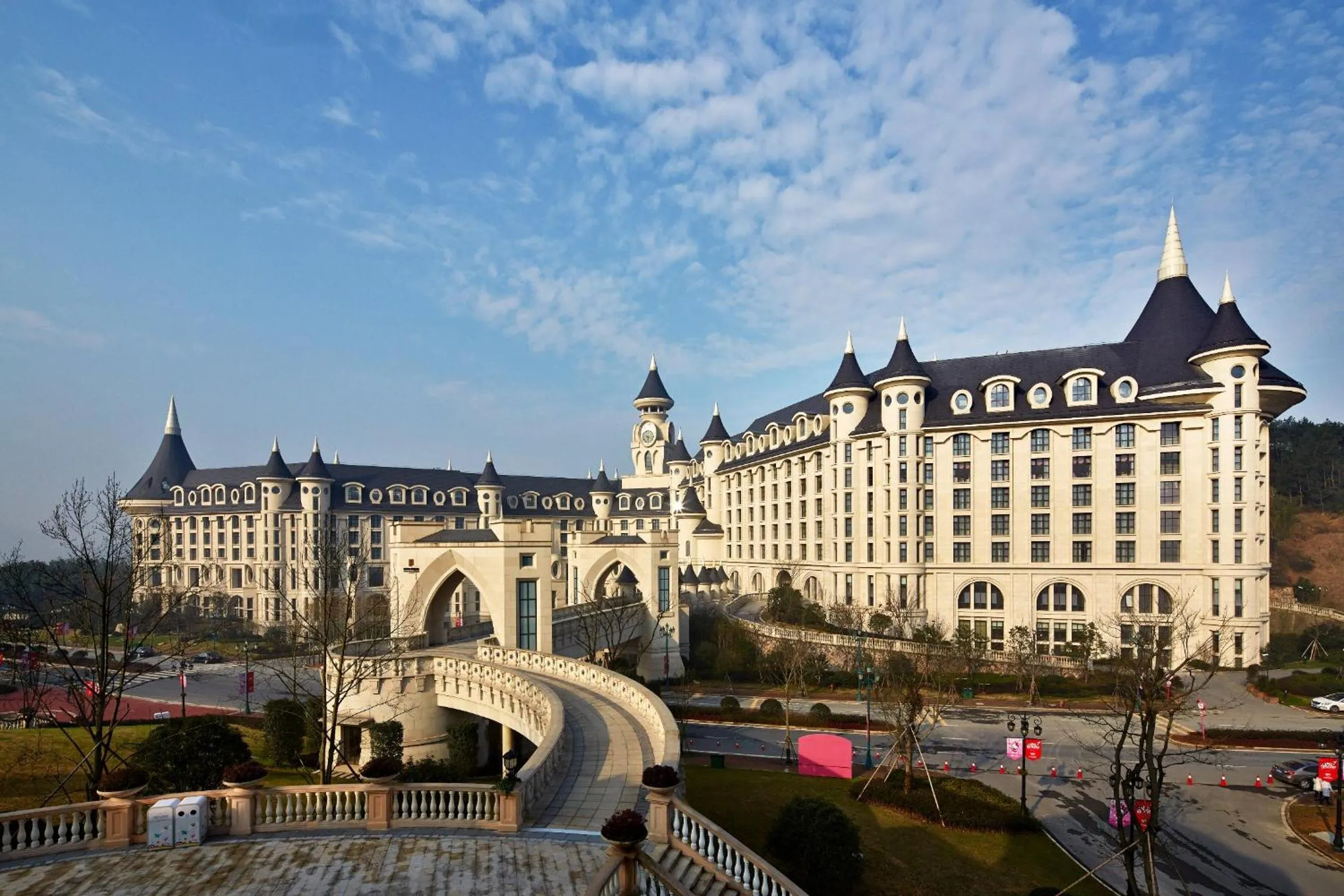 Facade/entrance in Yinrun Jinjiang Castle Hotel