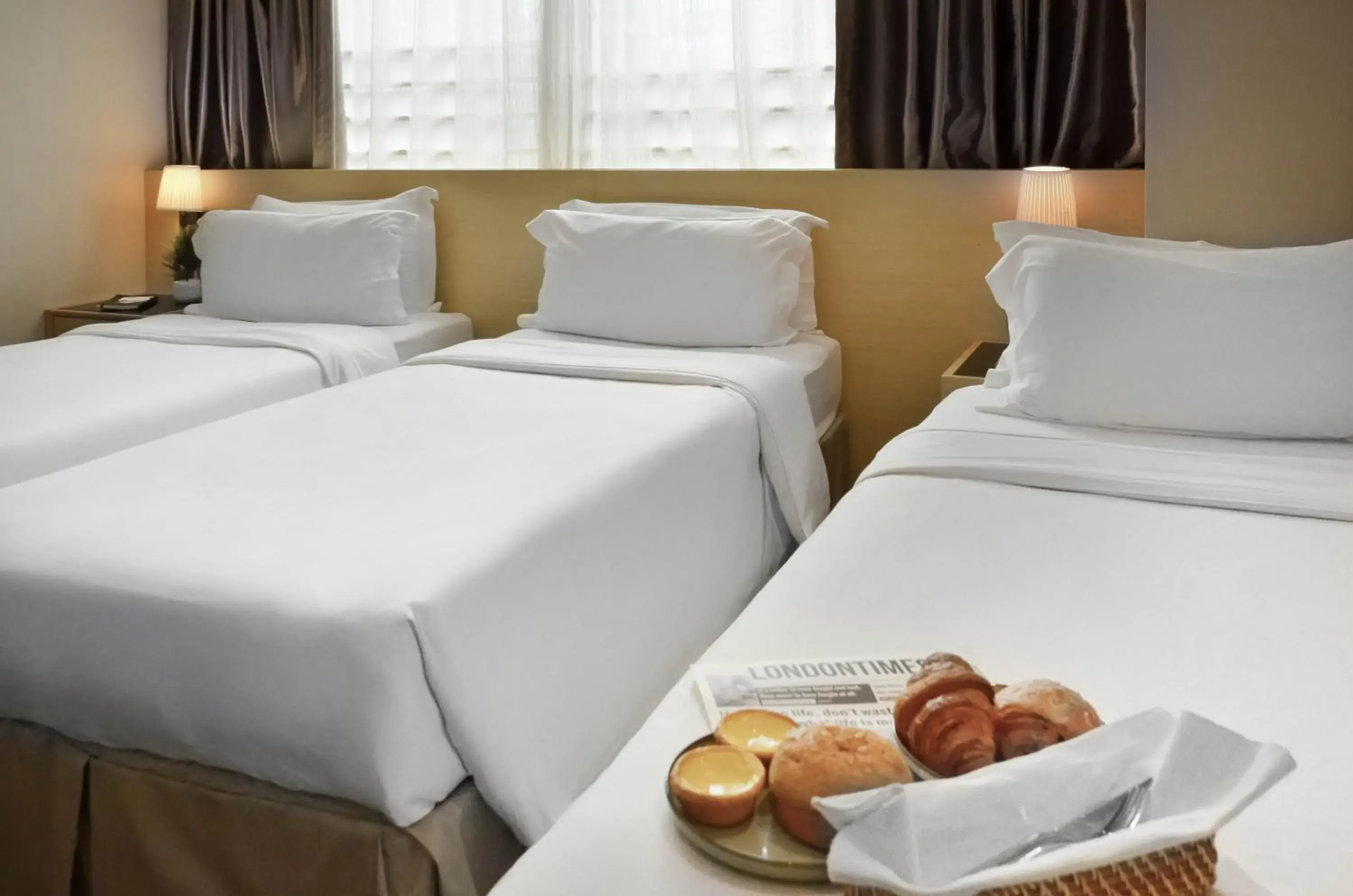 Deluxe Room with Extra Bed in Eco Tree Hotel Sheung Wan Deluxe Room with Extra Bed in Eco Tree Hotel Sheung Wan