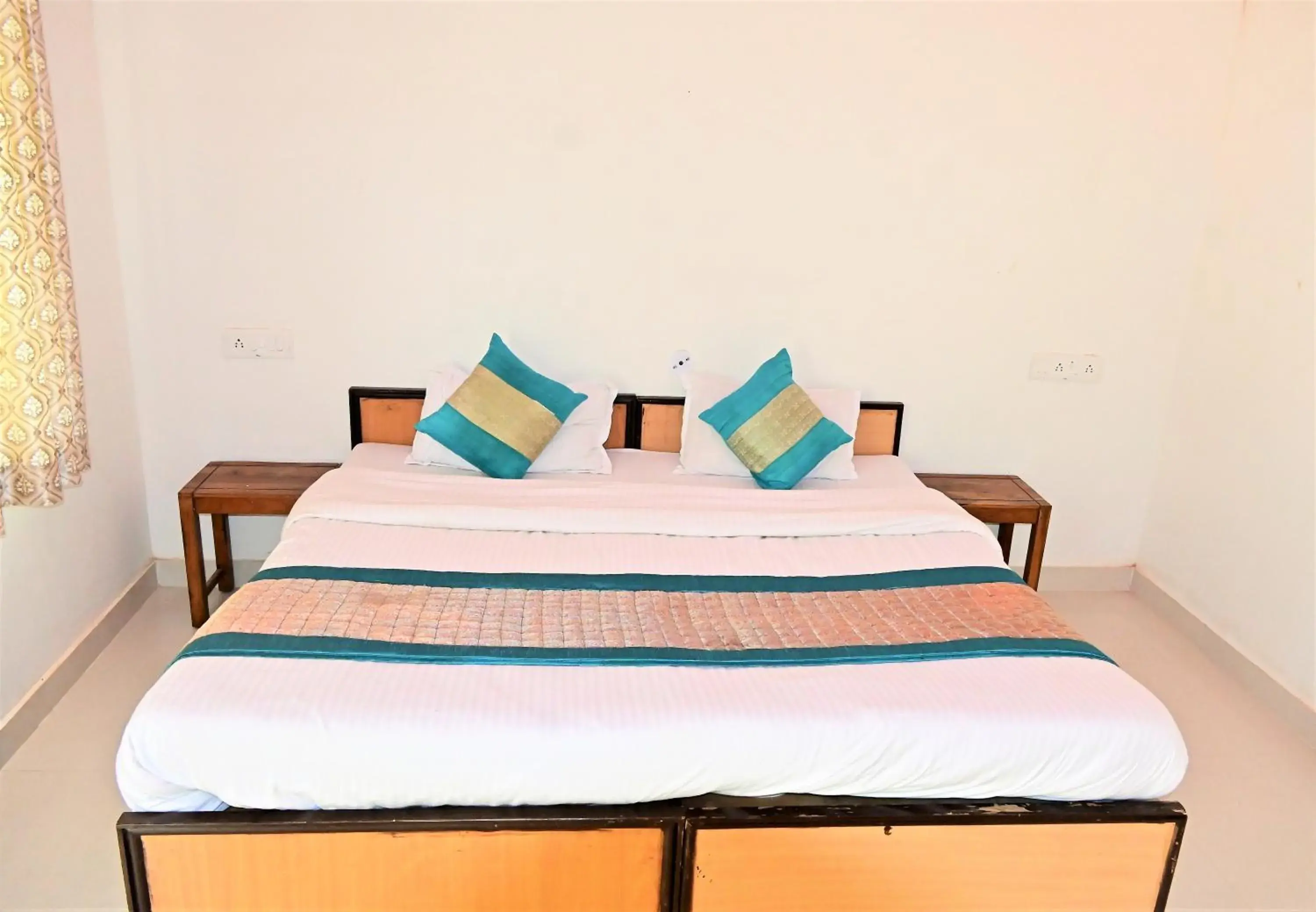 Deluxe Double Room in Amar Bagh Ranthambore Deluxe Double Room in Amar Bagh Ranthambore