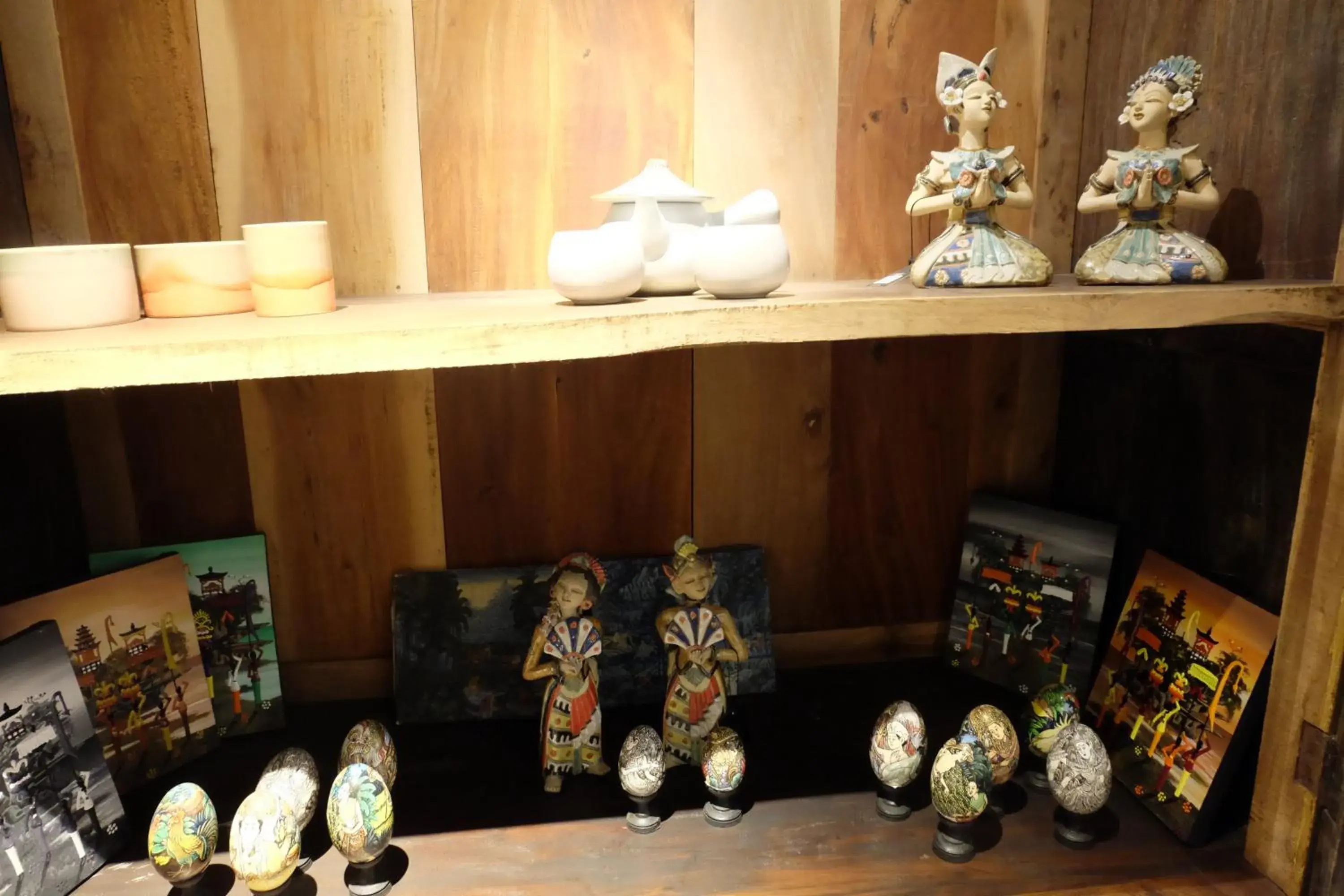 On-site shops in The Shalimar Boutique Hotel On-site shops in The Shalimar Boutique Hotel