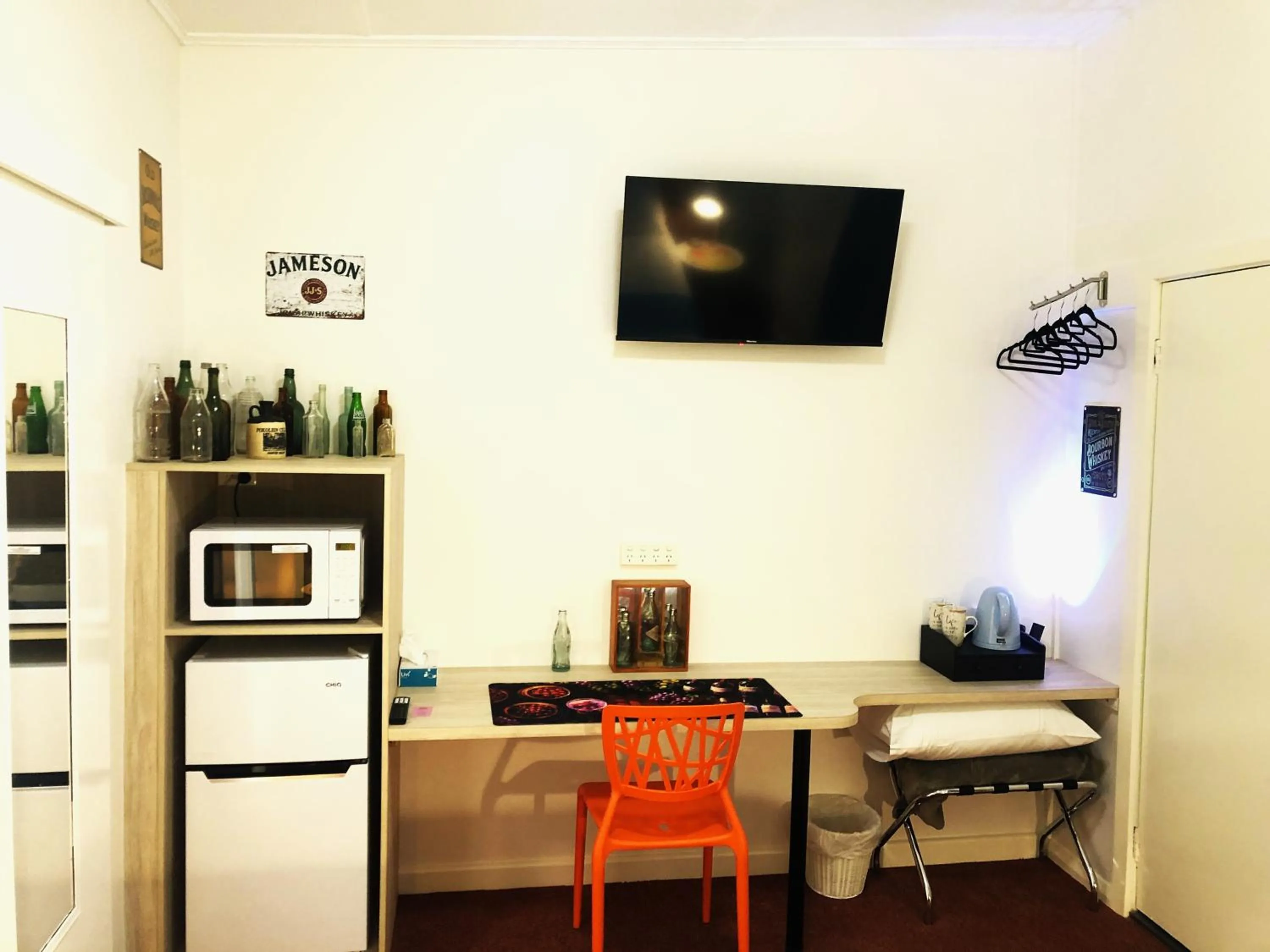 TV and multimedia in Acacia Motel