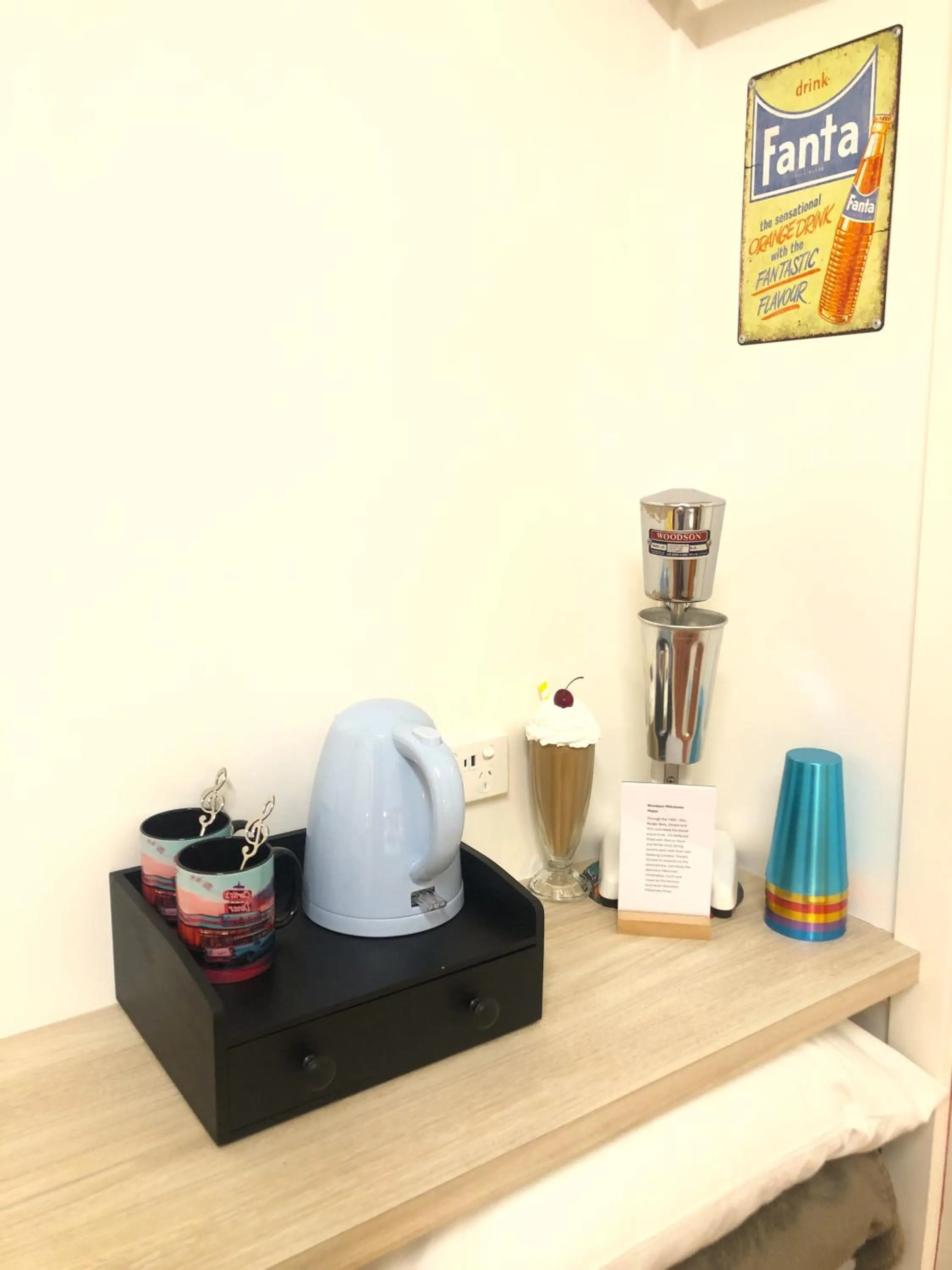 Coffee/tea facilities in Acacia Motel