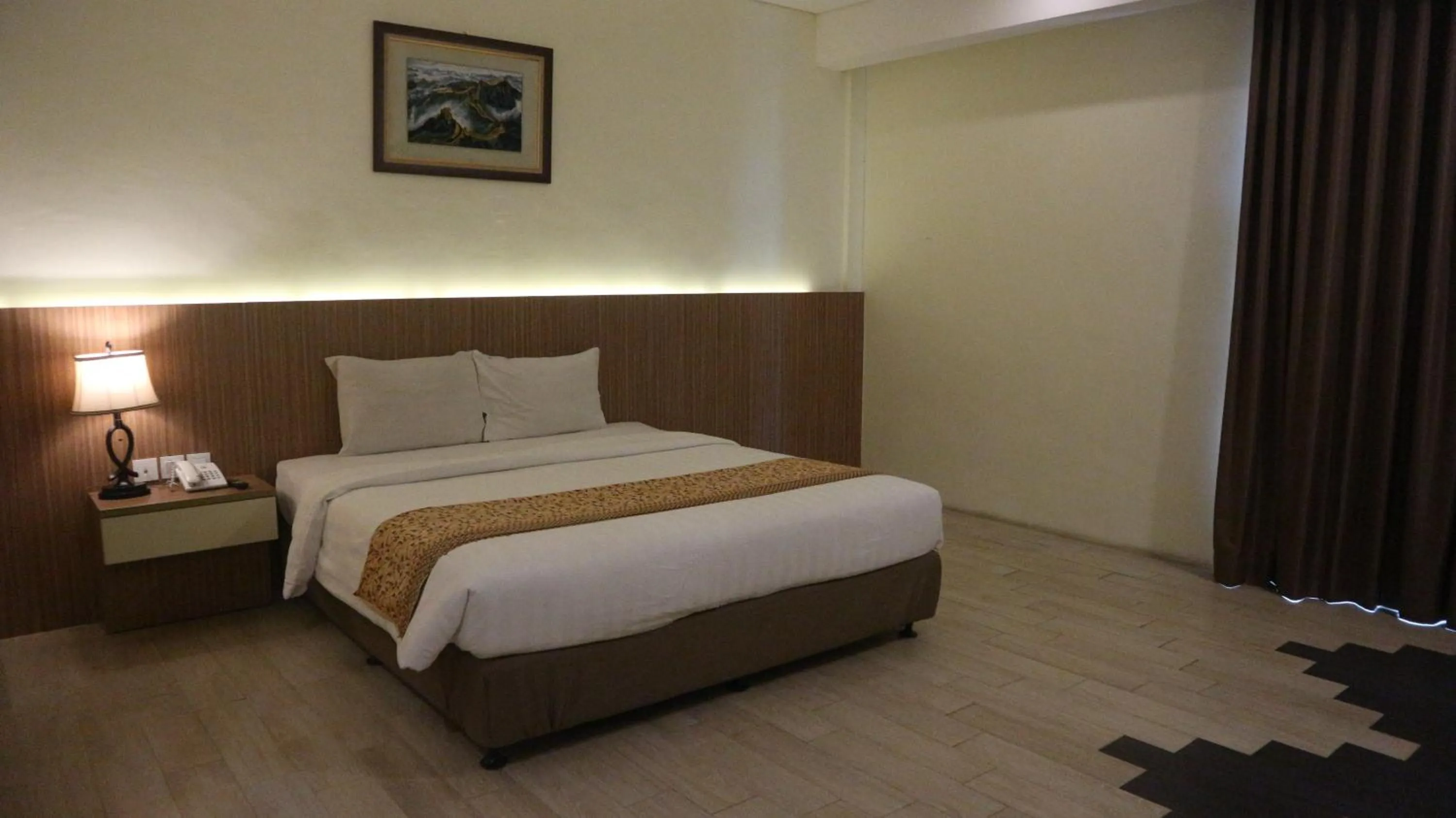 Bed in Golden Tulip Essential Belitung