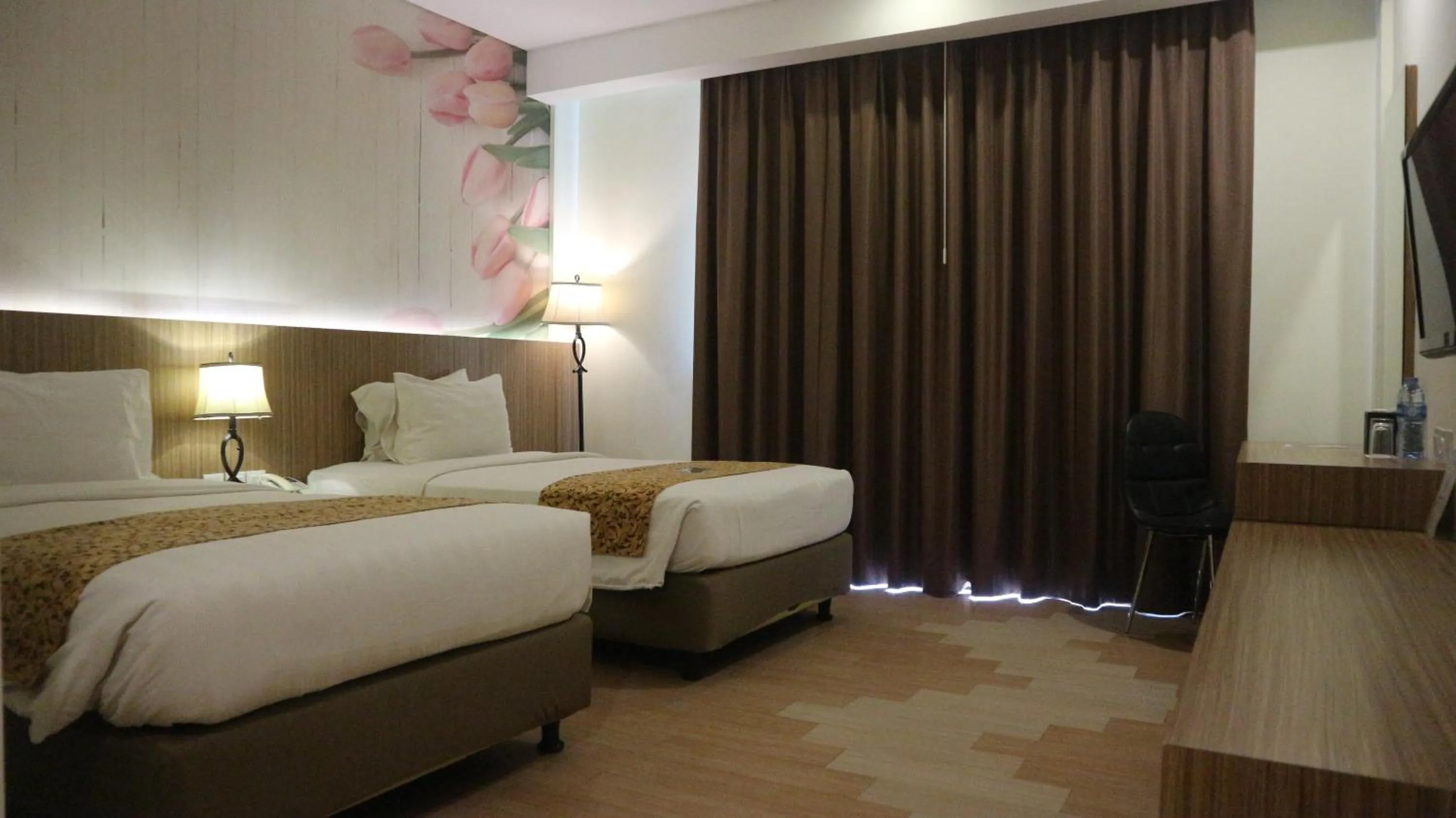 Bed in Golden Tulip Essential Belitung