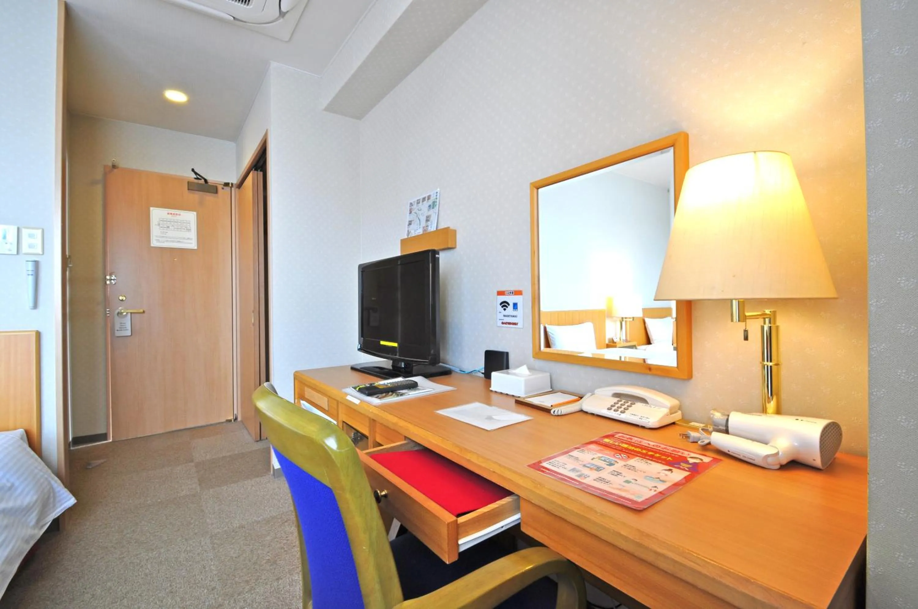 Photo of the whole room, Bed in Annex Hotel Abe