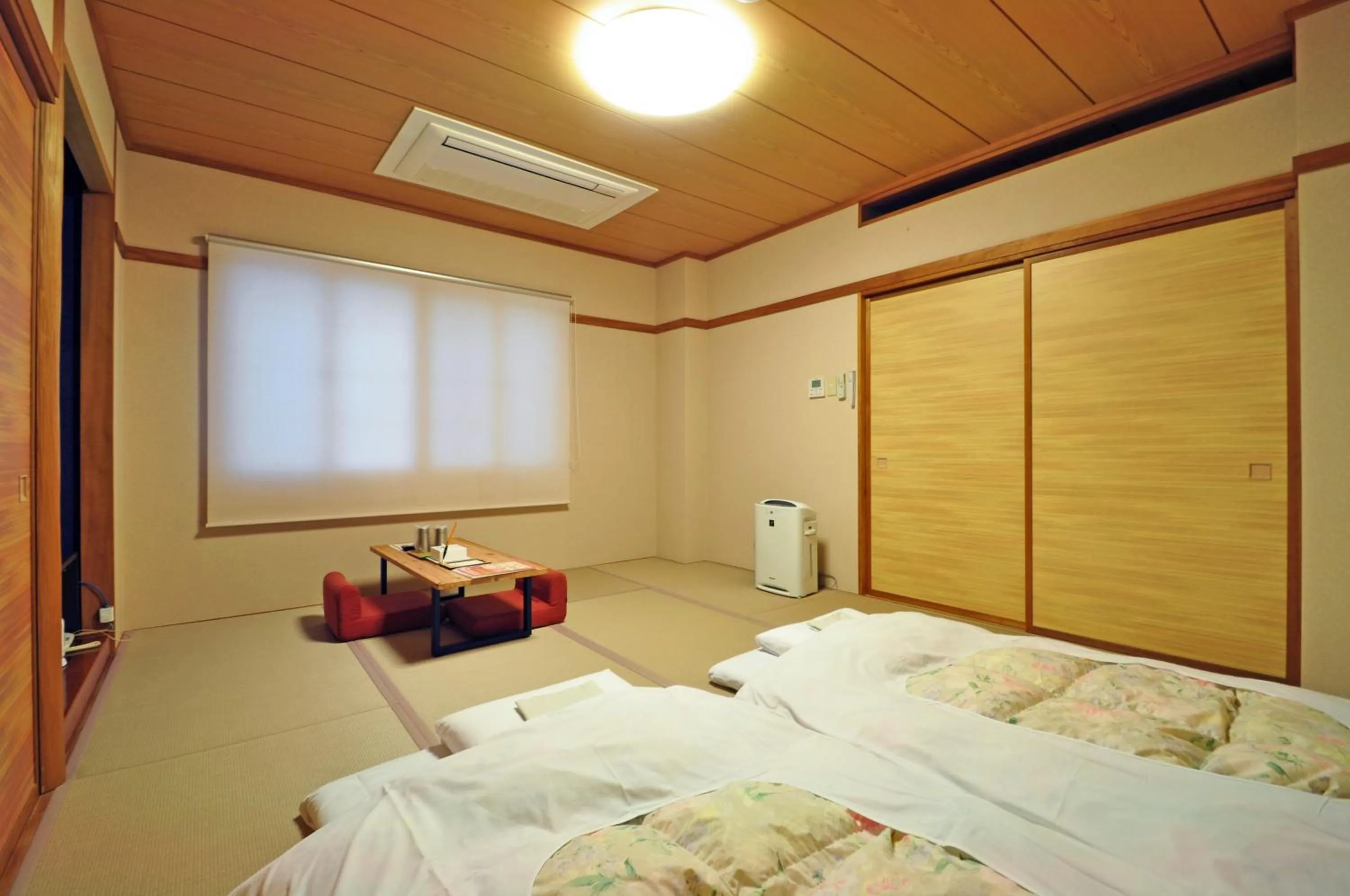 Photo of the whole room, Bed in Annex Hotel Abe