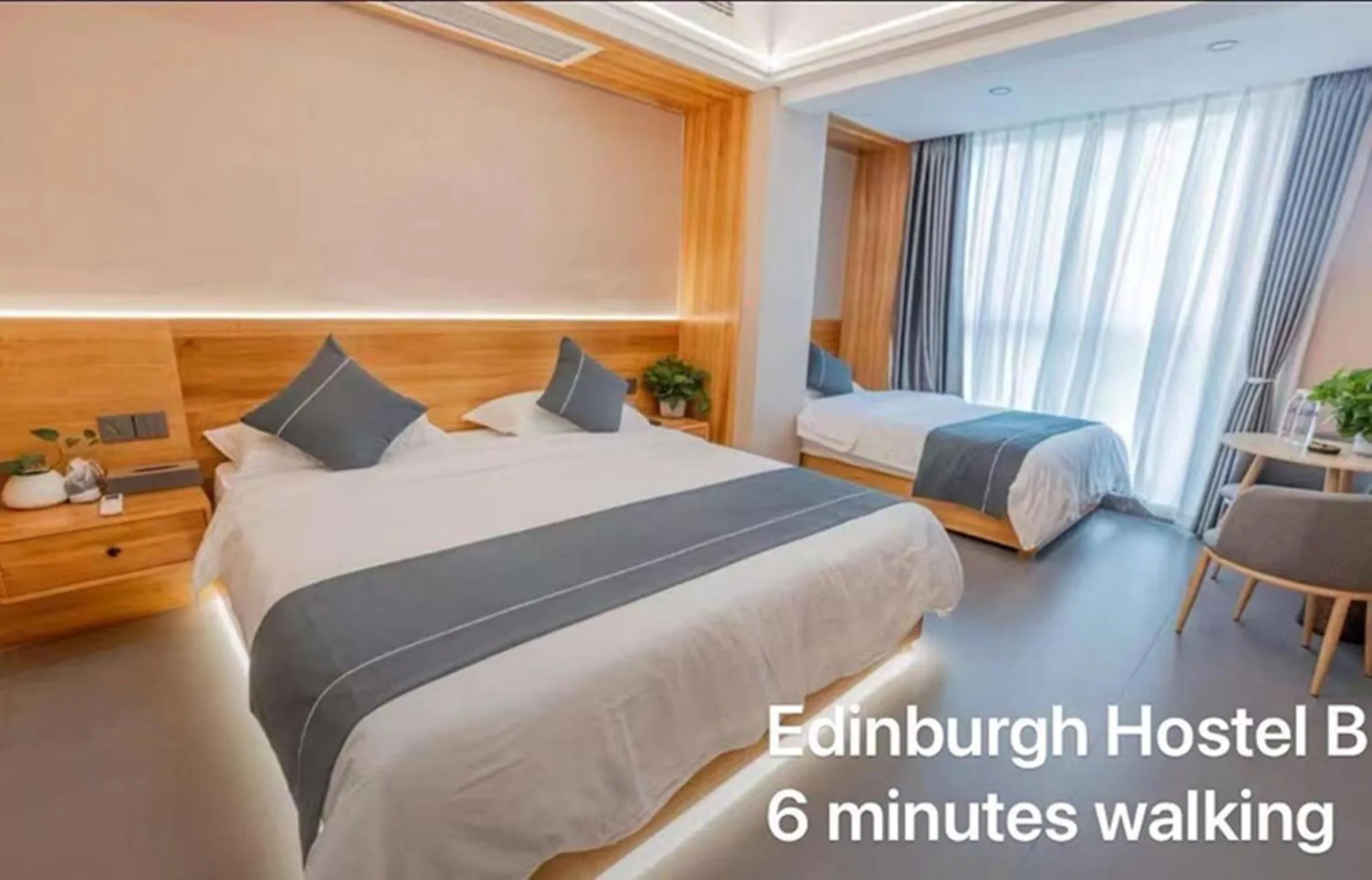 Bed in Edinburgh Hostel