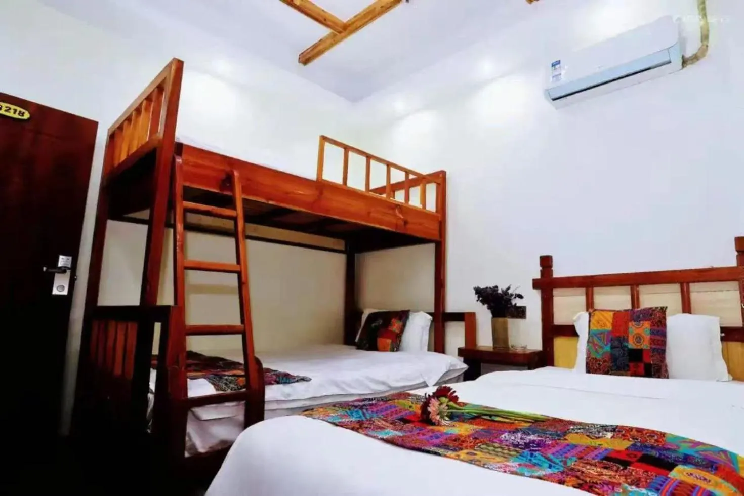 Bed in Edinburgh Hostel