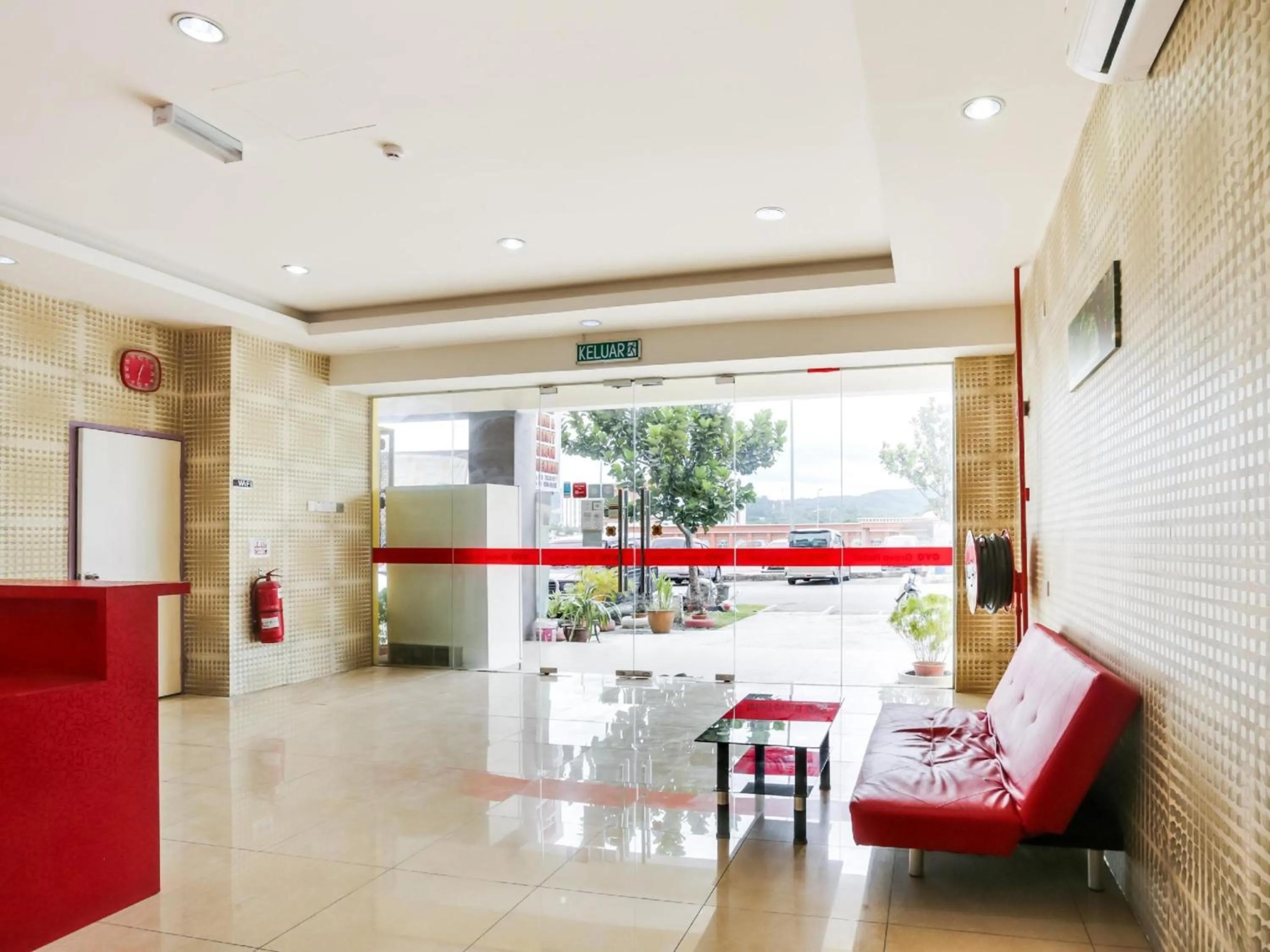 Lobby or reception in OYO 89583 Grove Hotel